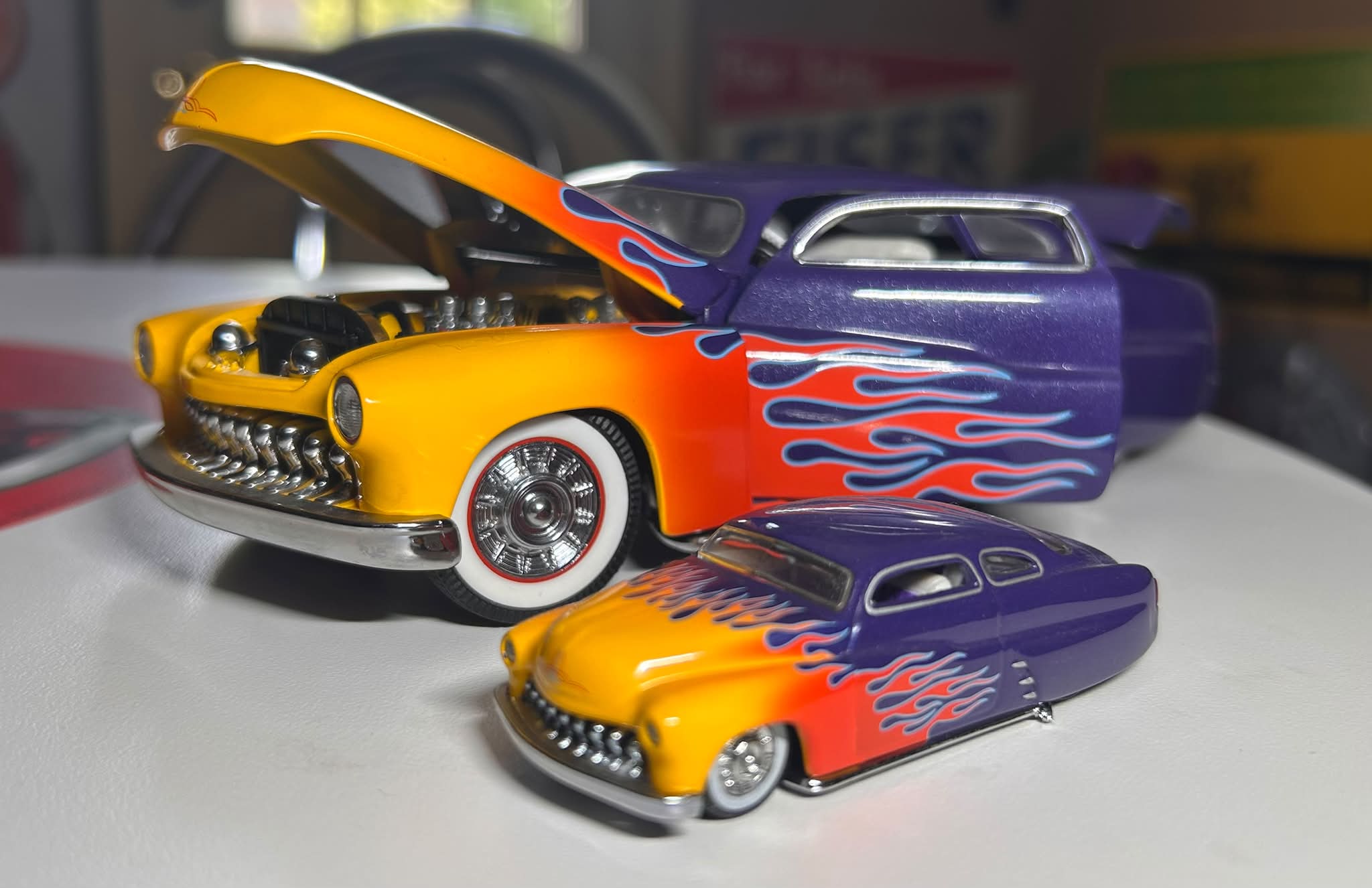 Hot Wheels '49 Merc set with detailed engine
