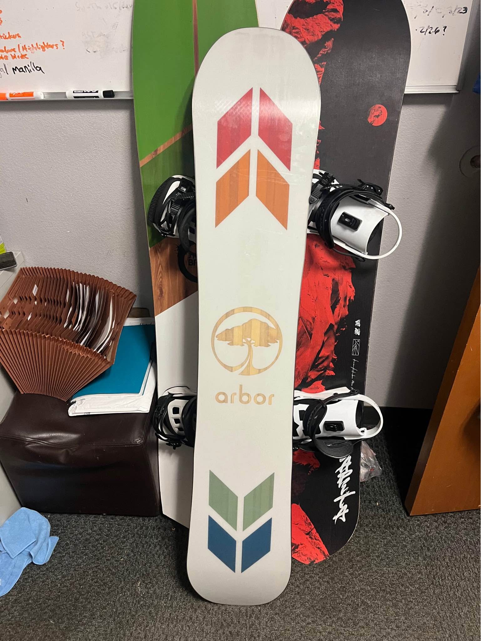 What's the Arbor Terra Twin snowboard like?