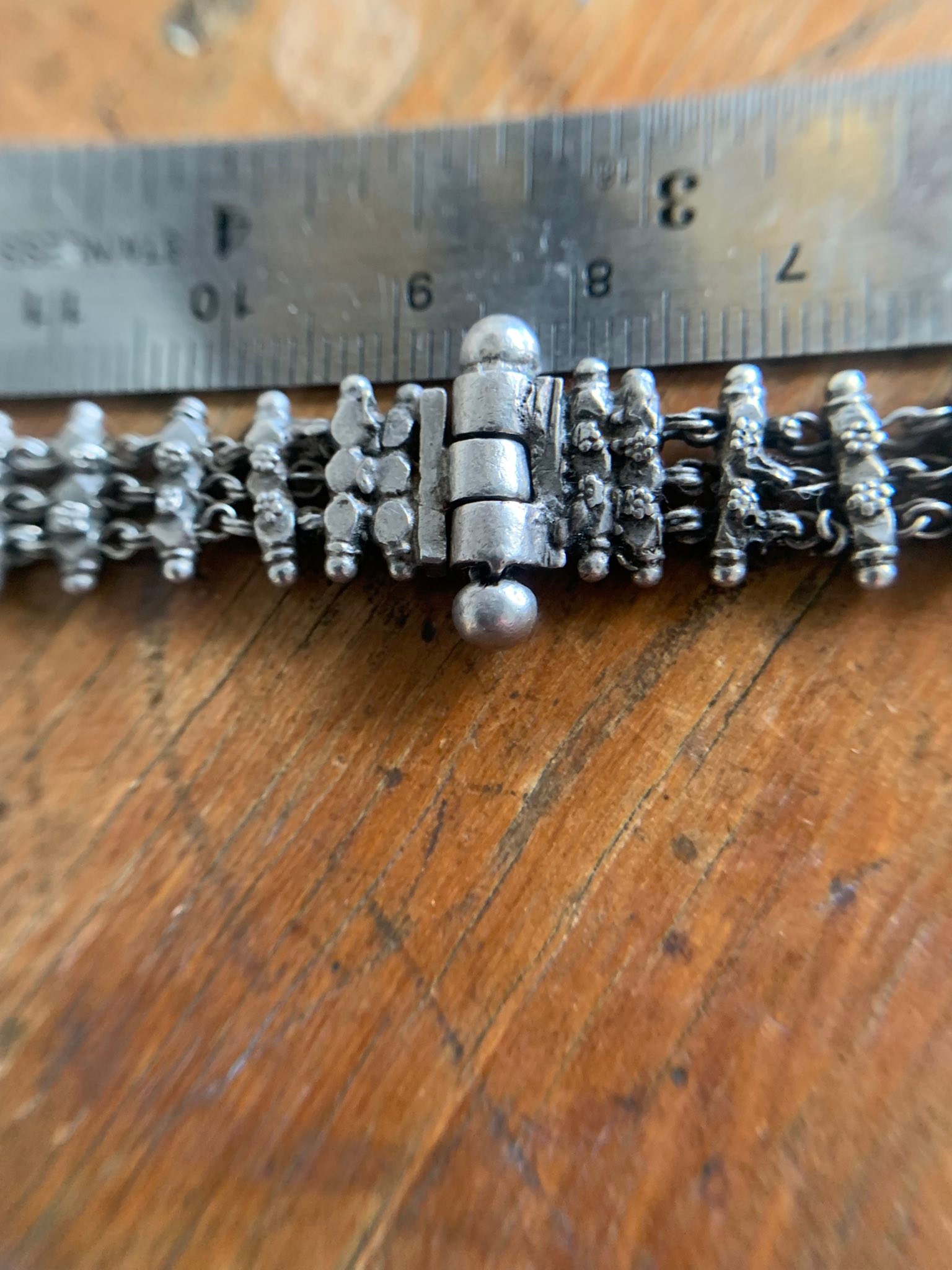 What is the origin of this vintage Indian-style necklace?