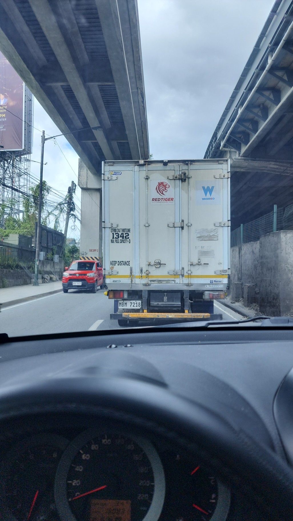 SLEX Traffic | West service road tailend few meters from sucat ...