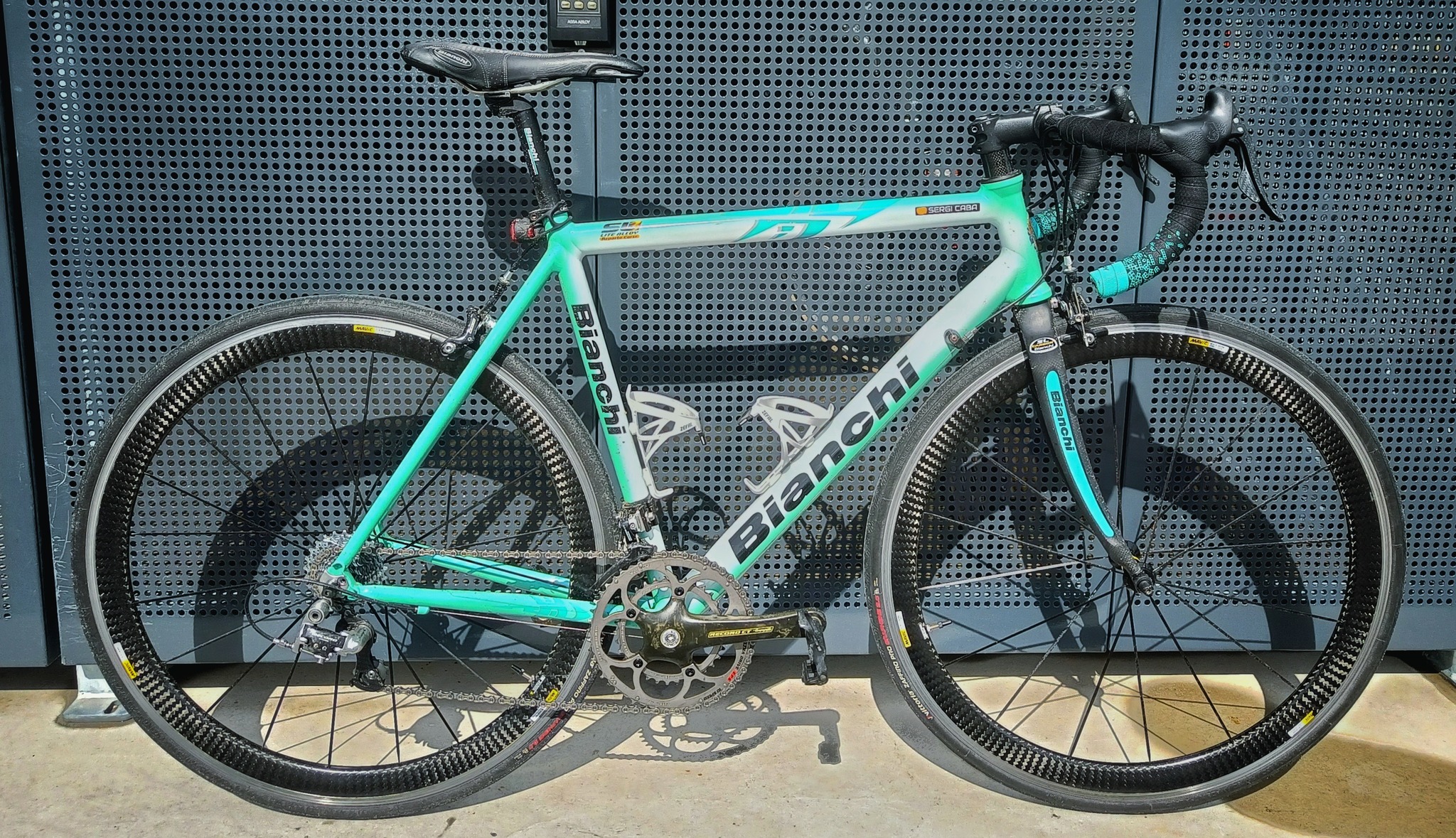 bianchi commuter road bike Lucca  Mordern Bike Powered by the lightweight Mahle X30 drive unit Bianchi Cortina Acera Disc
