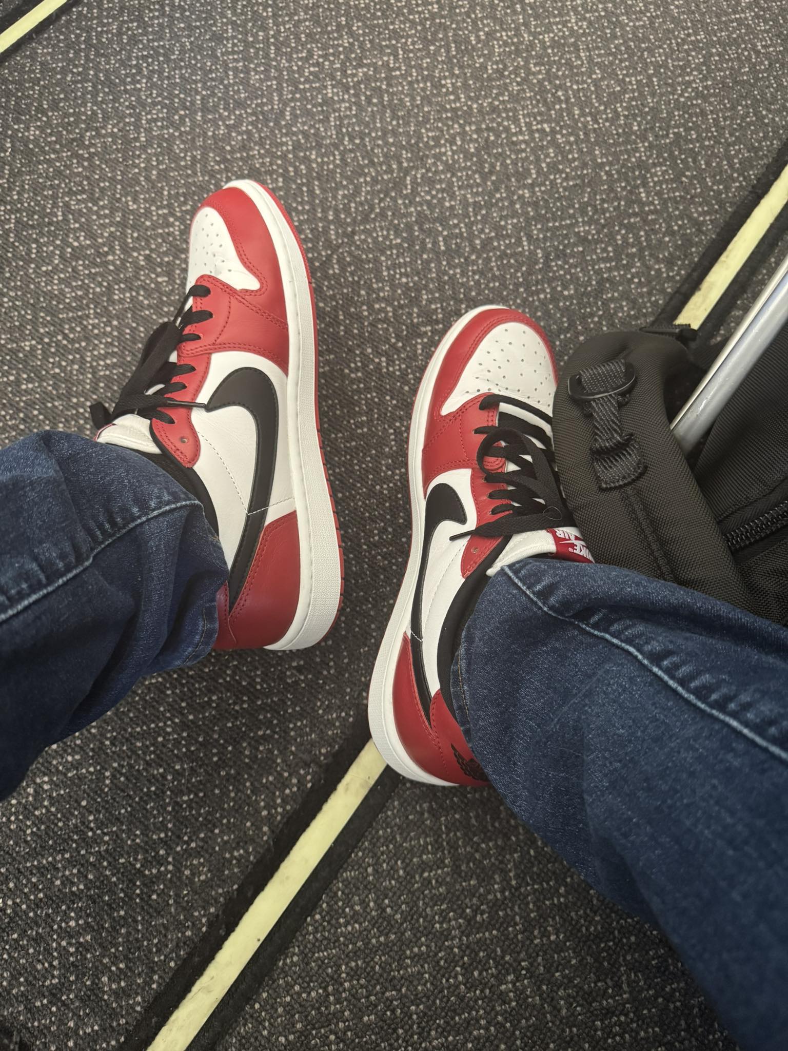 Air Jordan 1 low Chicago shoes review