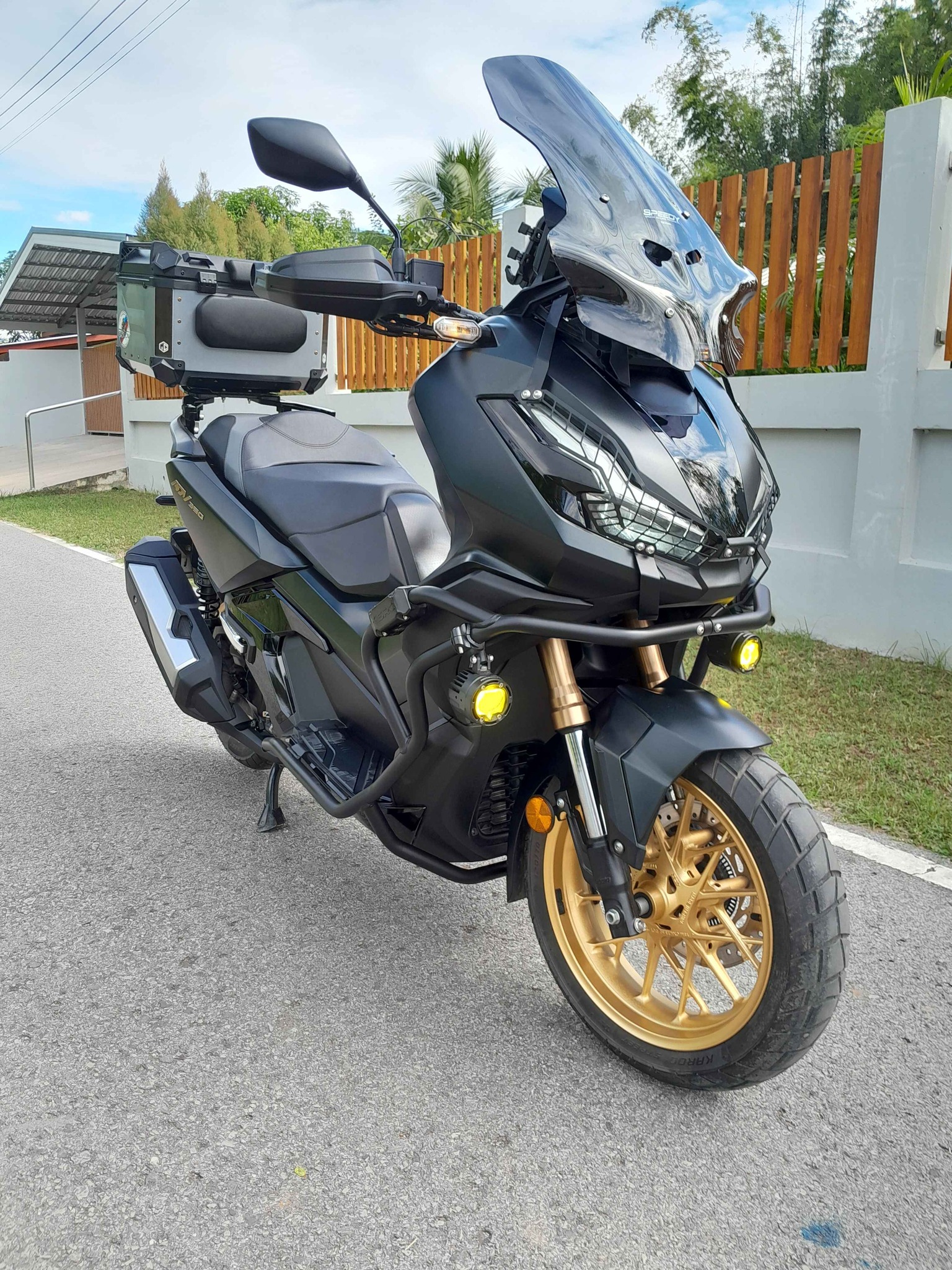 Foreign Motorcycle Riders Thailand (F.M.R.T) | 2024 Honda ADV 350 ...