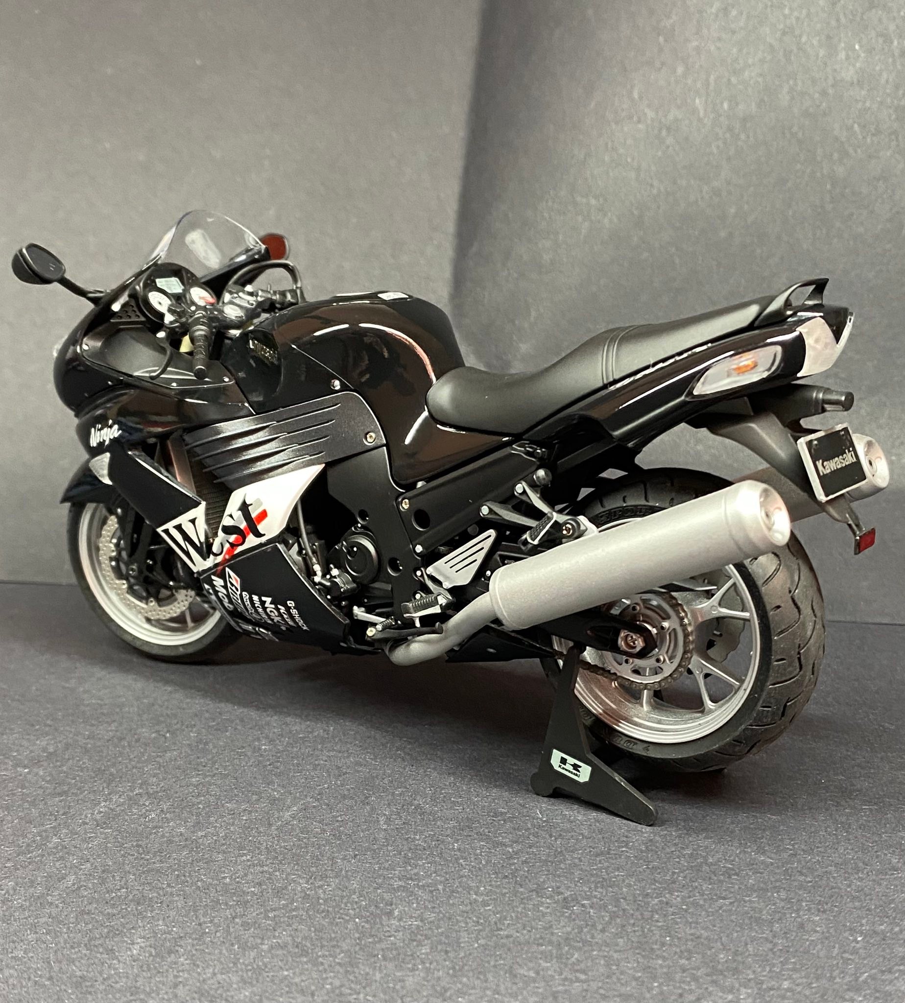 Tamiya 1:6 Kawasaki KZ1300 Touring model restoration