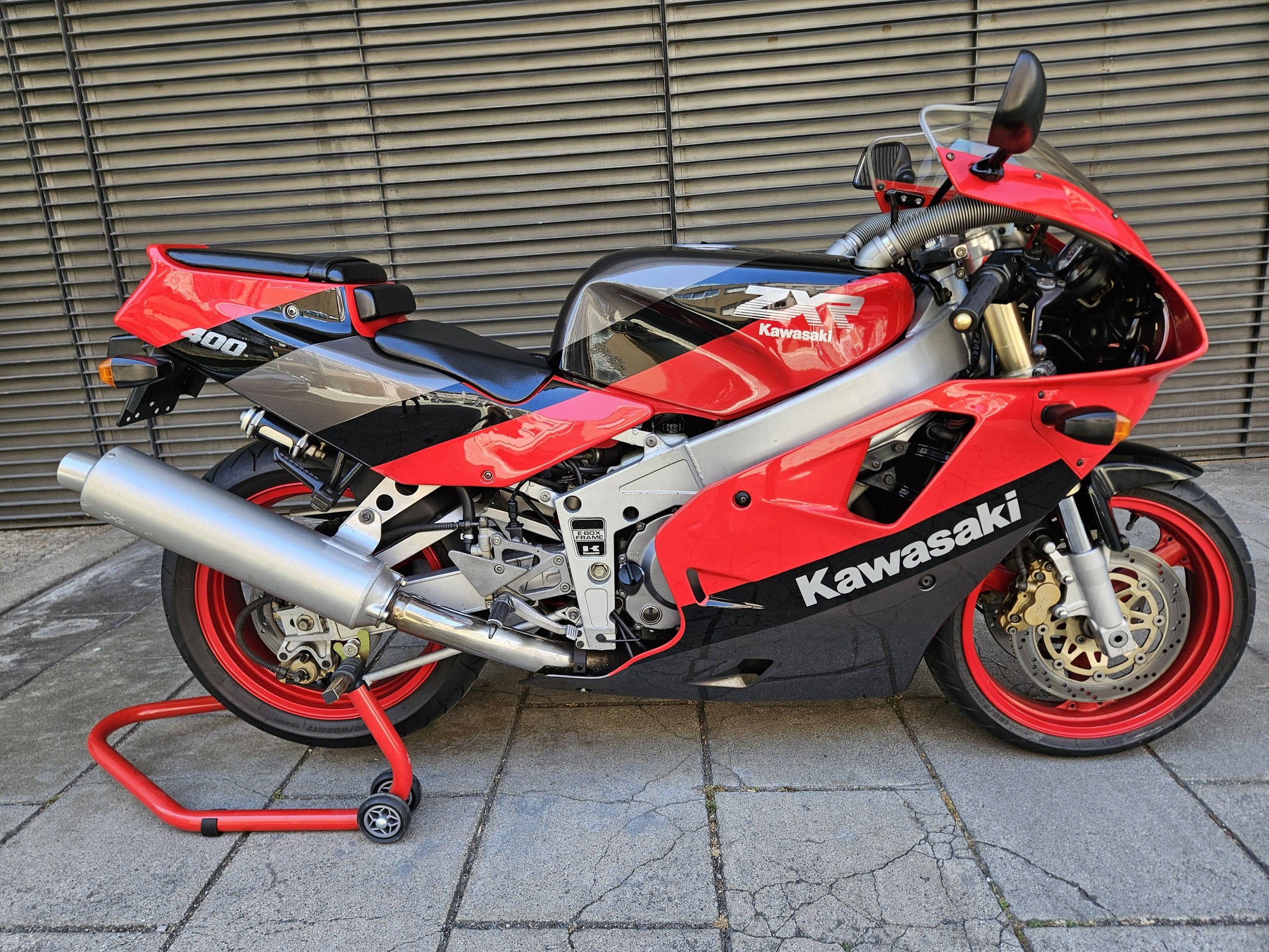 【新品】  Box(Wide) Kawasaki ZXR400 H1 - 10.000 €