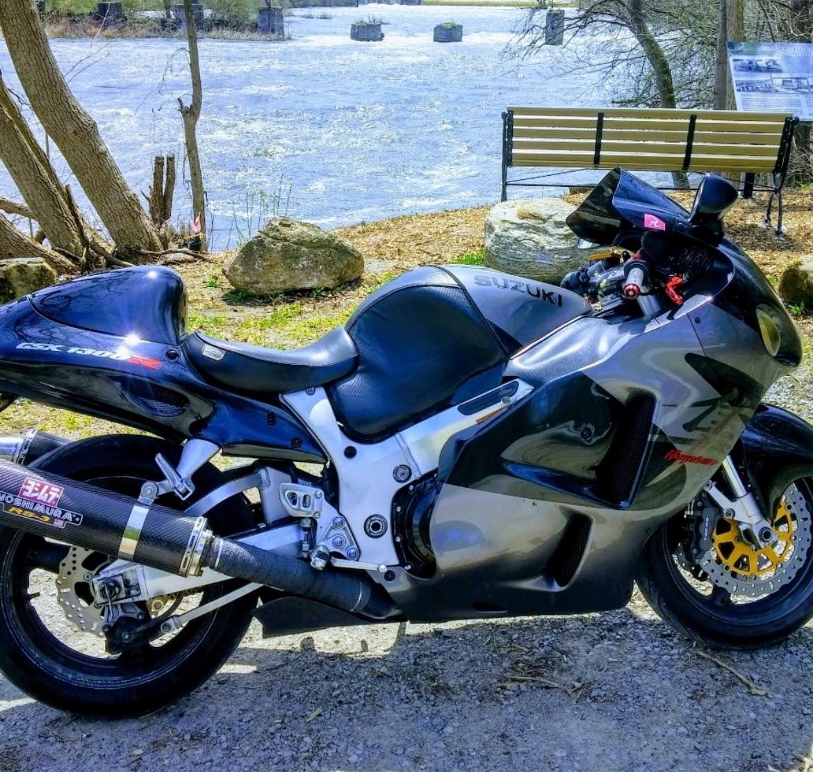 2000 Suzuki Hayabusa with Heli bars installed