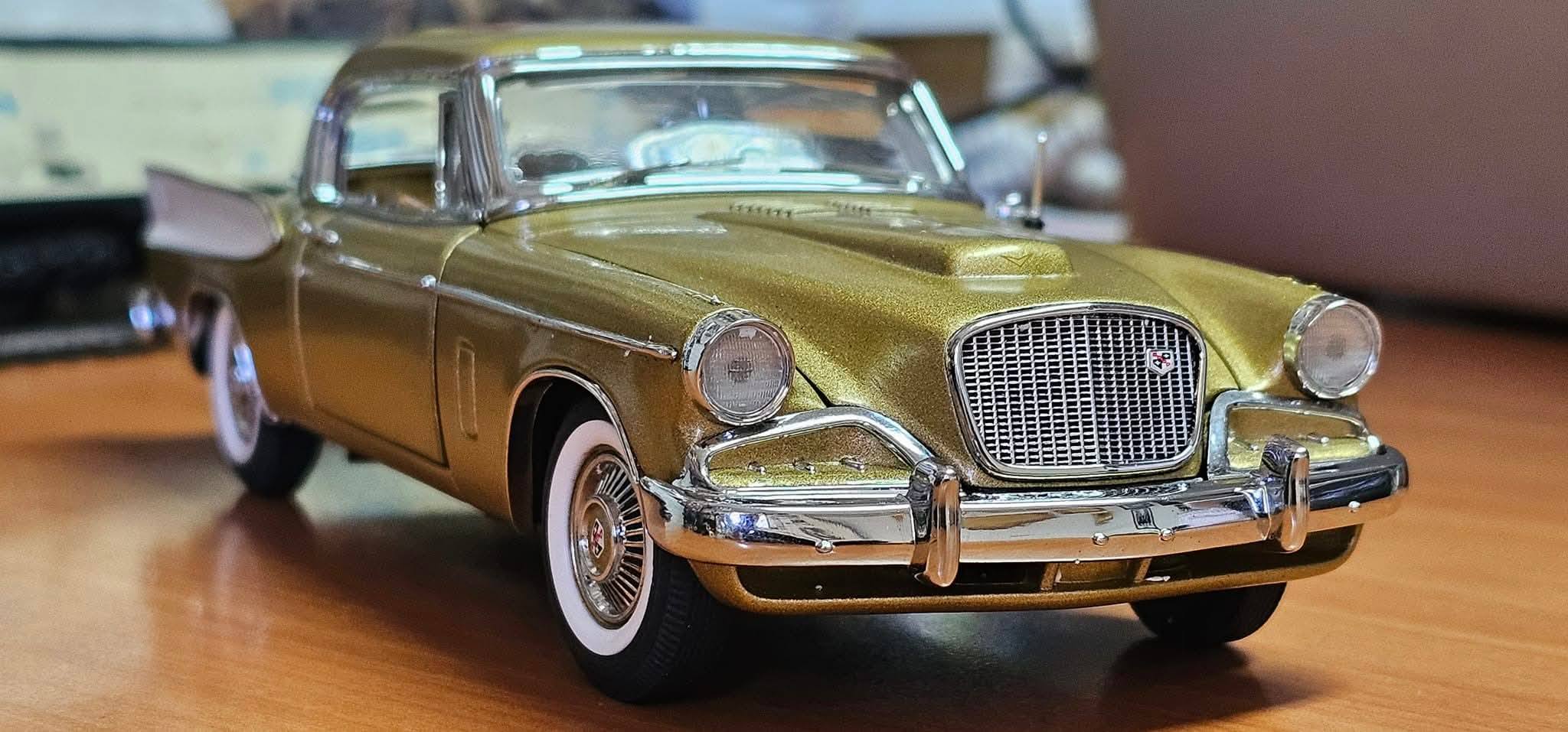 DCCLlanchas Studebaker Golden Hawk (1957) 1:24