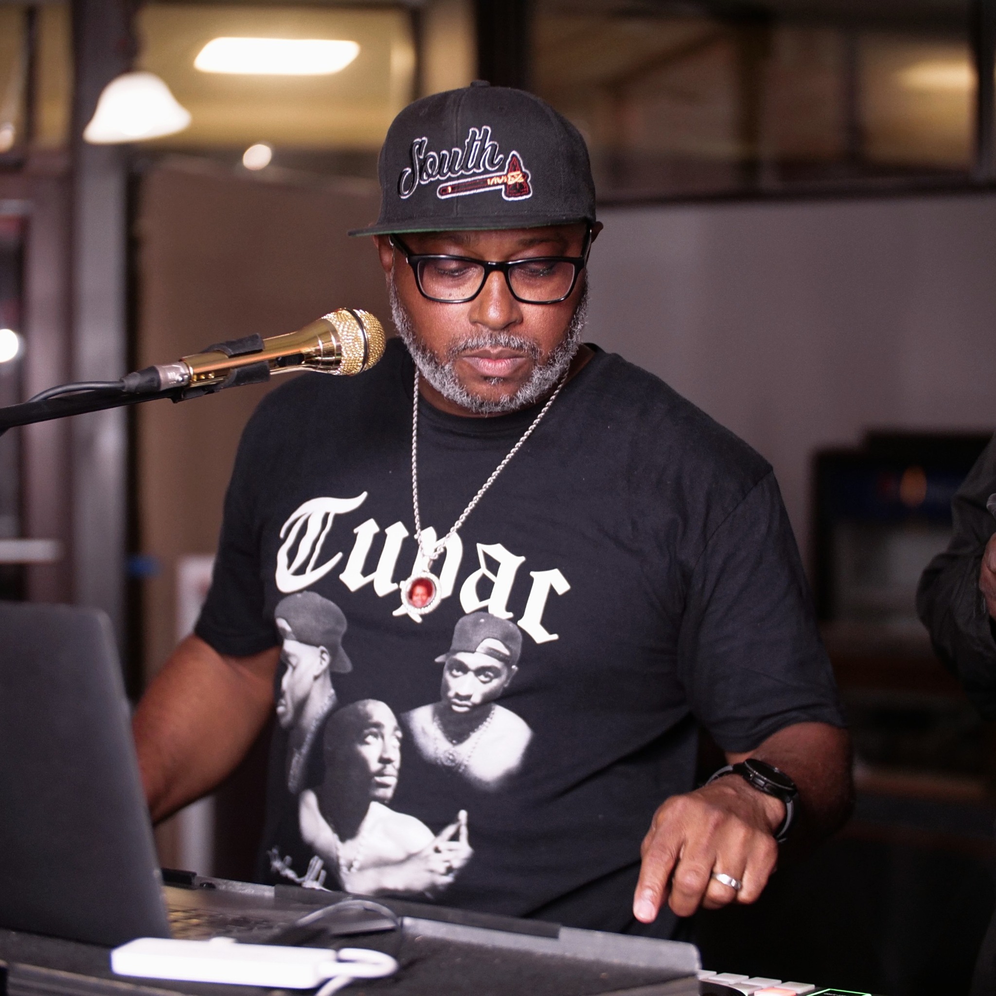 #mashupfridays with @djtim_e That's My Type of Carrying On/ March ...