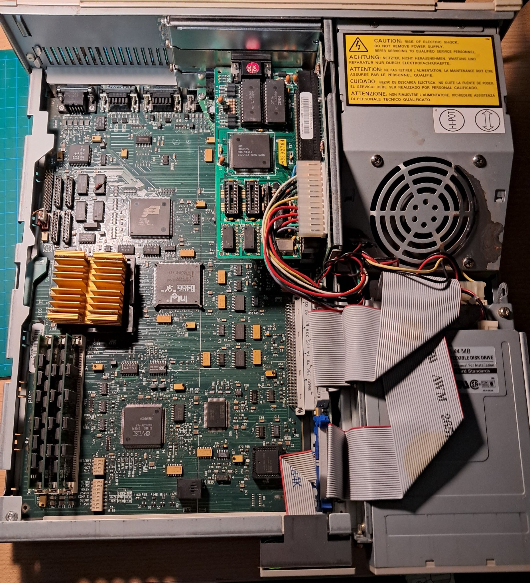 HP Vectra 486/25N con teclado y mouse HP