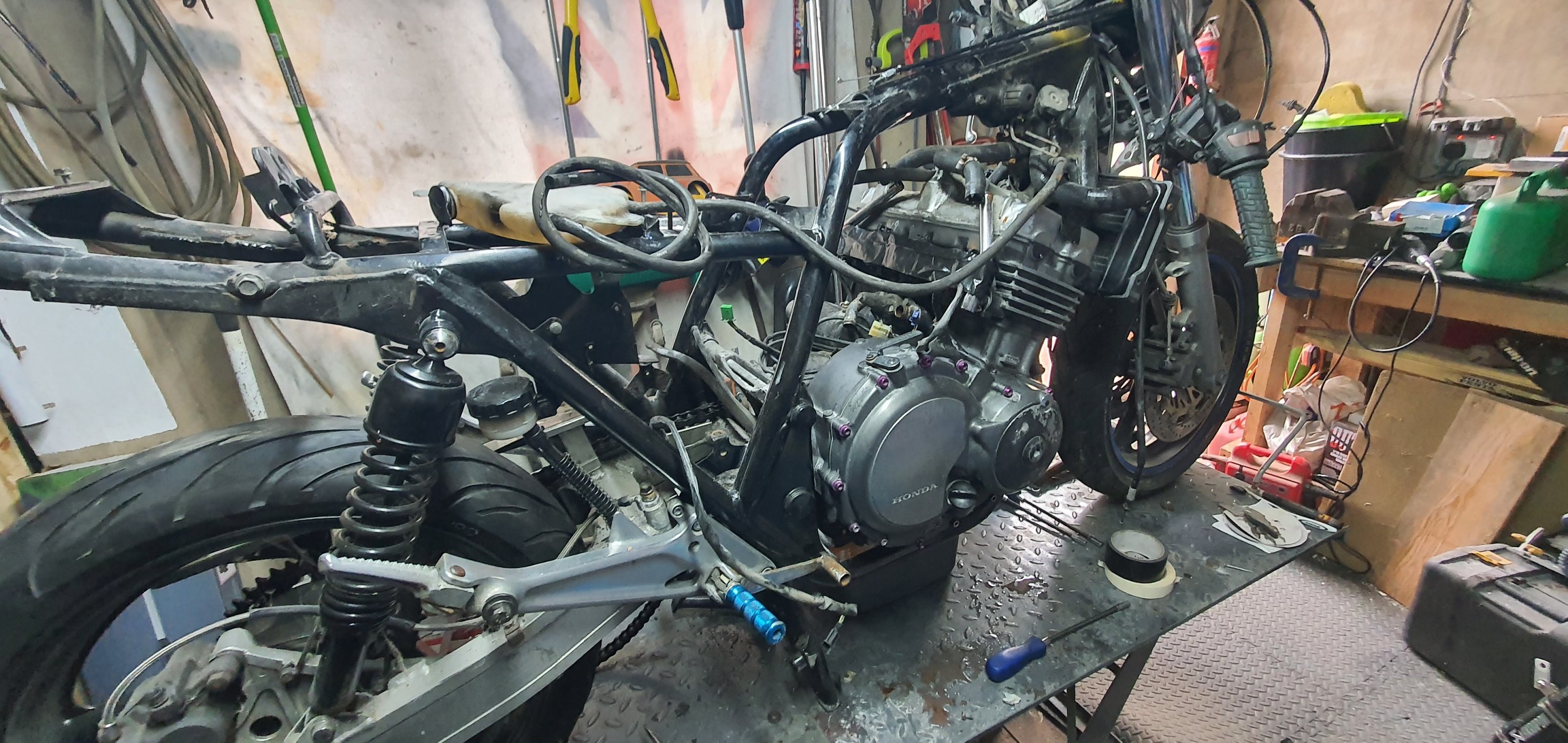 Honda CB400 Super Four with new project blaster screen