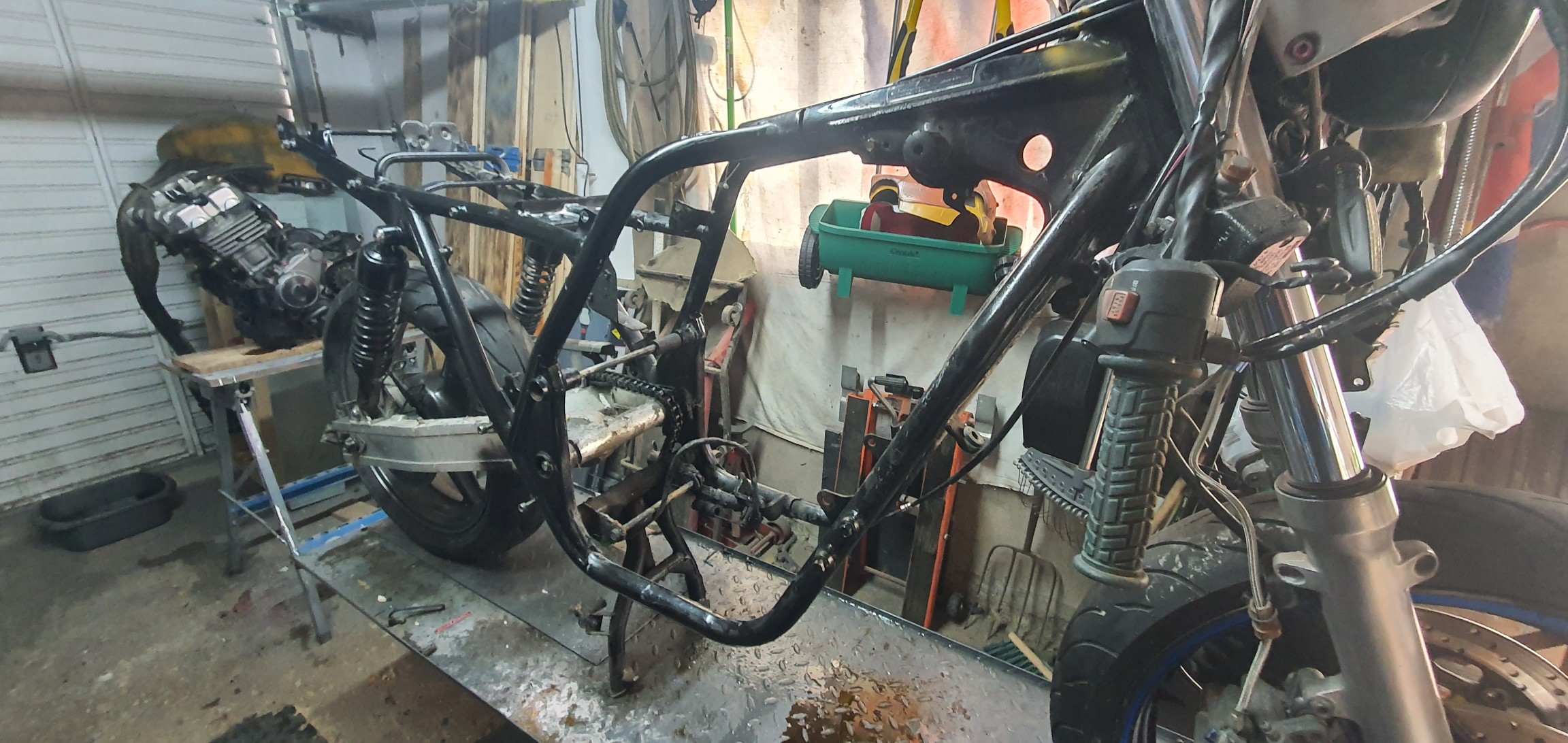Honda CB400 Super Four with new project blaster screen