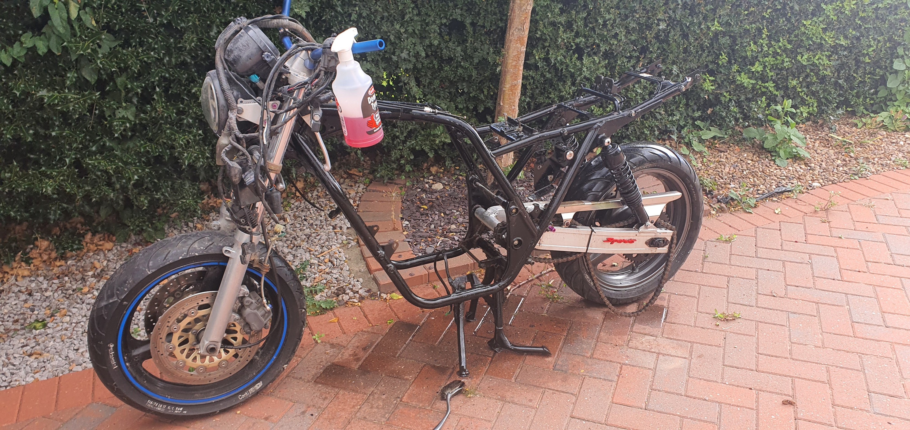 Honda CB400 Super Four with new project blaster screen