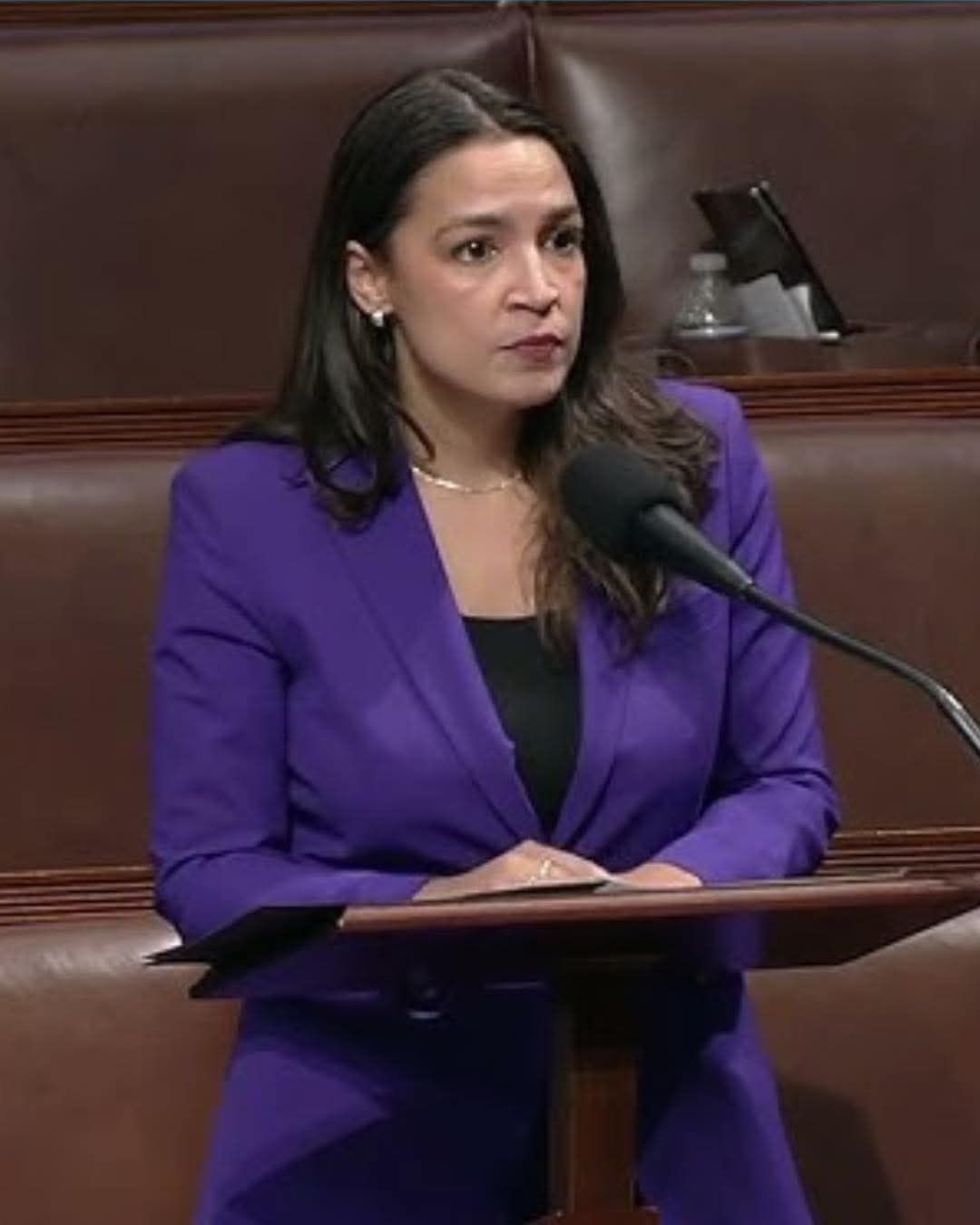 Randy Davis - 🚨BREAKING: AOC just took to the House floor... | Facebook