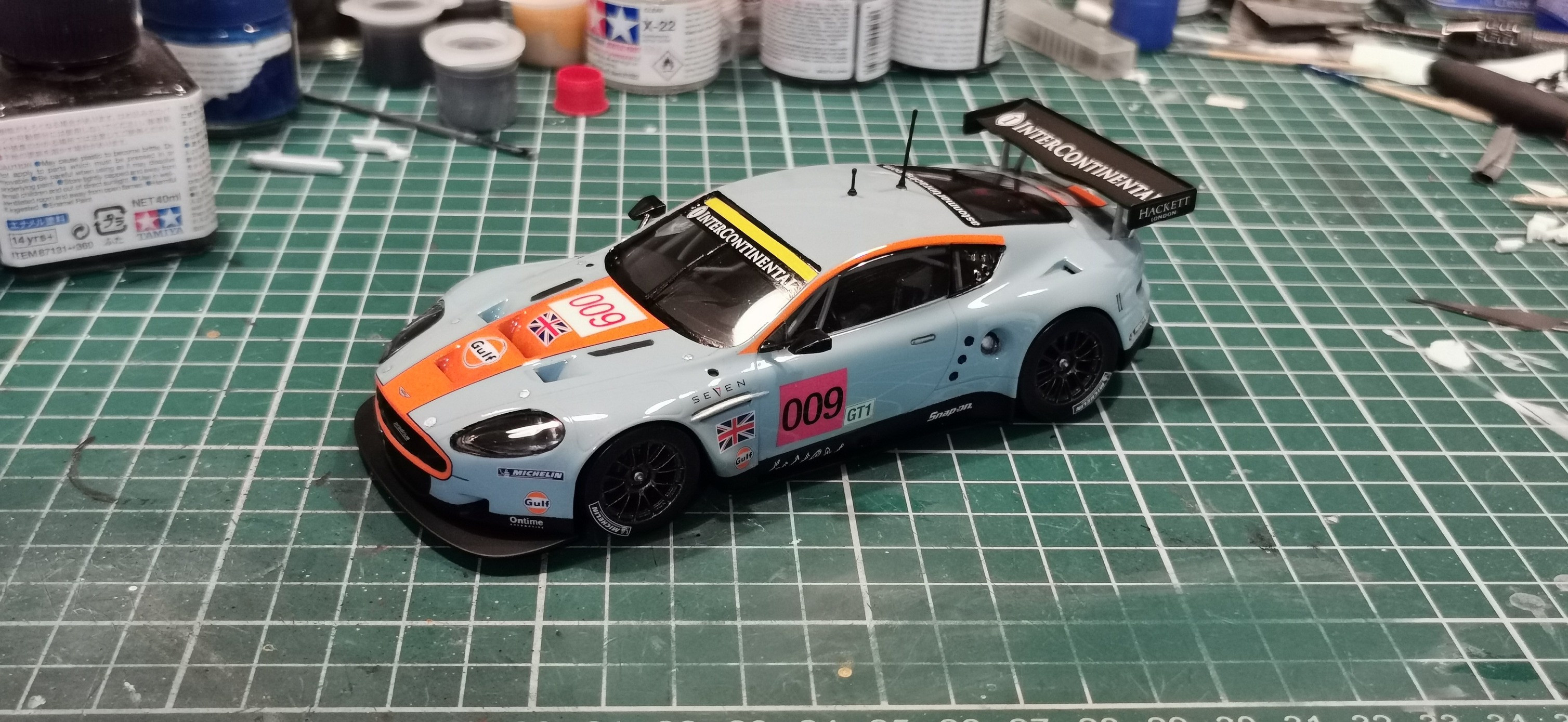 Airfix 1/32 Aston Martin DBR9 model car review