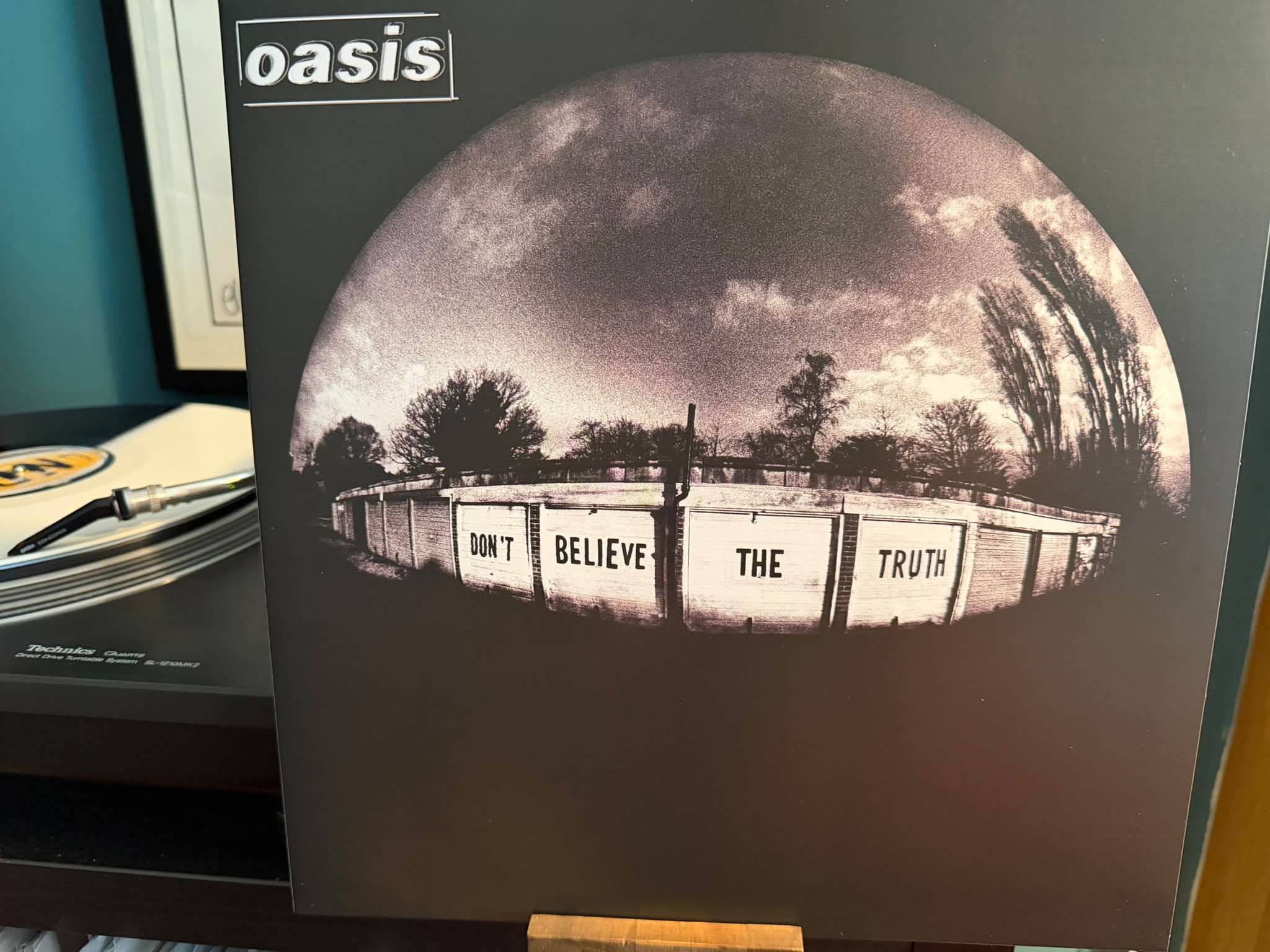 Oasis live performances and Don't Believe the Truth album