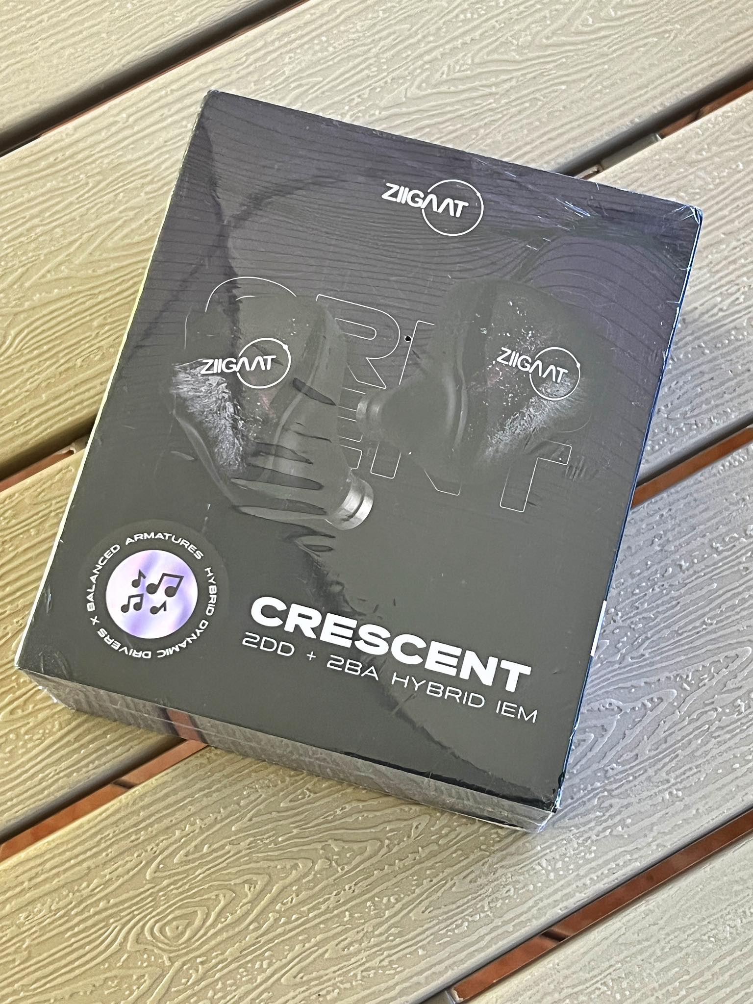 Ziigaat Crescent hybrid IEM unboxing and first impressions