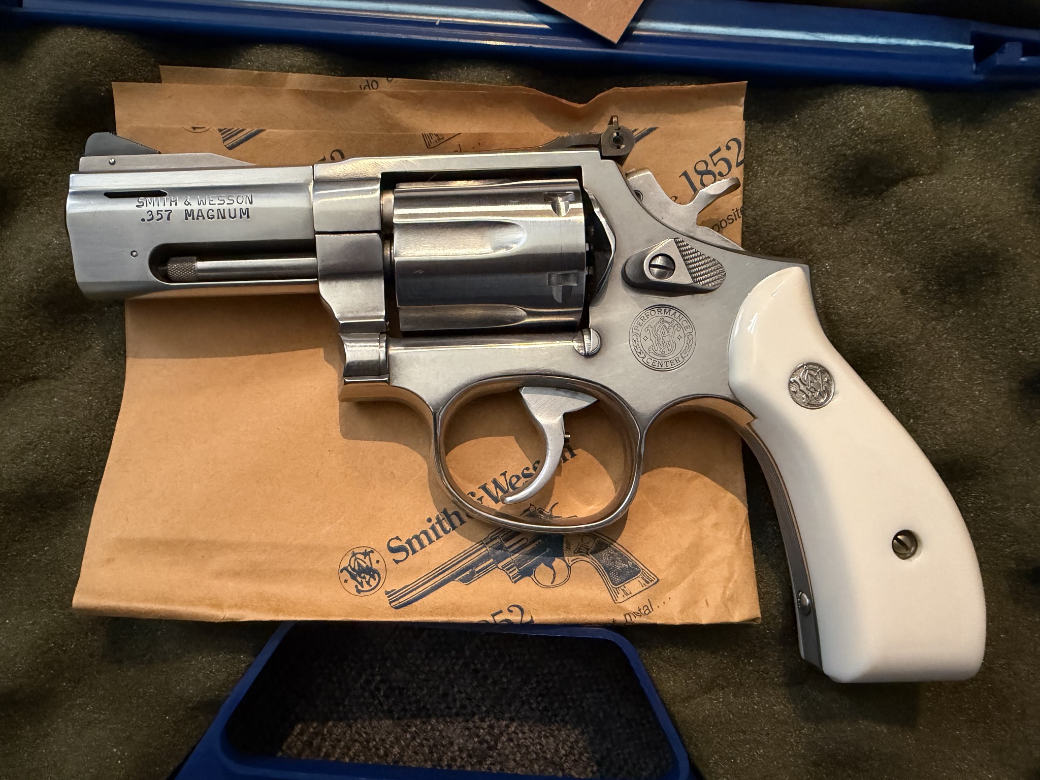 Avid lyfe Timekeeper Revolver & Modfather Cap Titanium