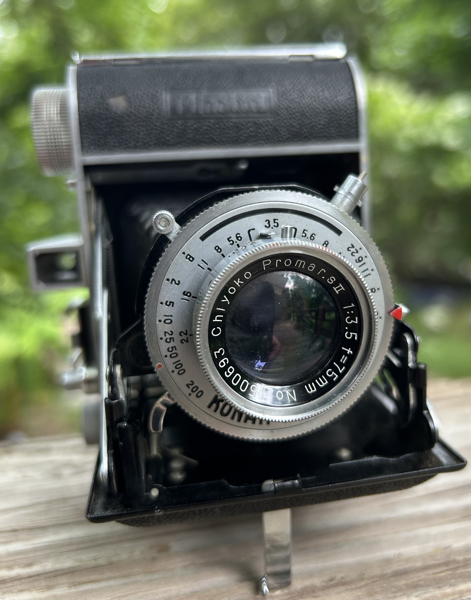 Minolta KONAN-FLICKER 蛇腹カメラ 75mm F3.5 How to access the shutter on a Minolta Konan-Flicker camera with a