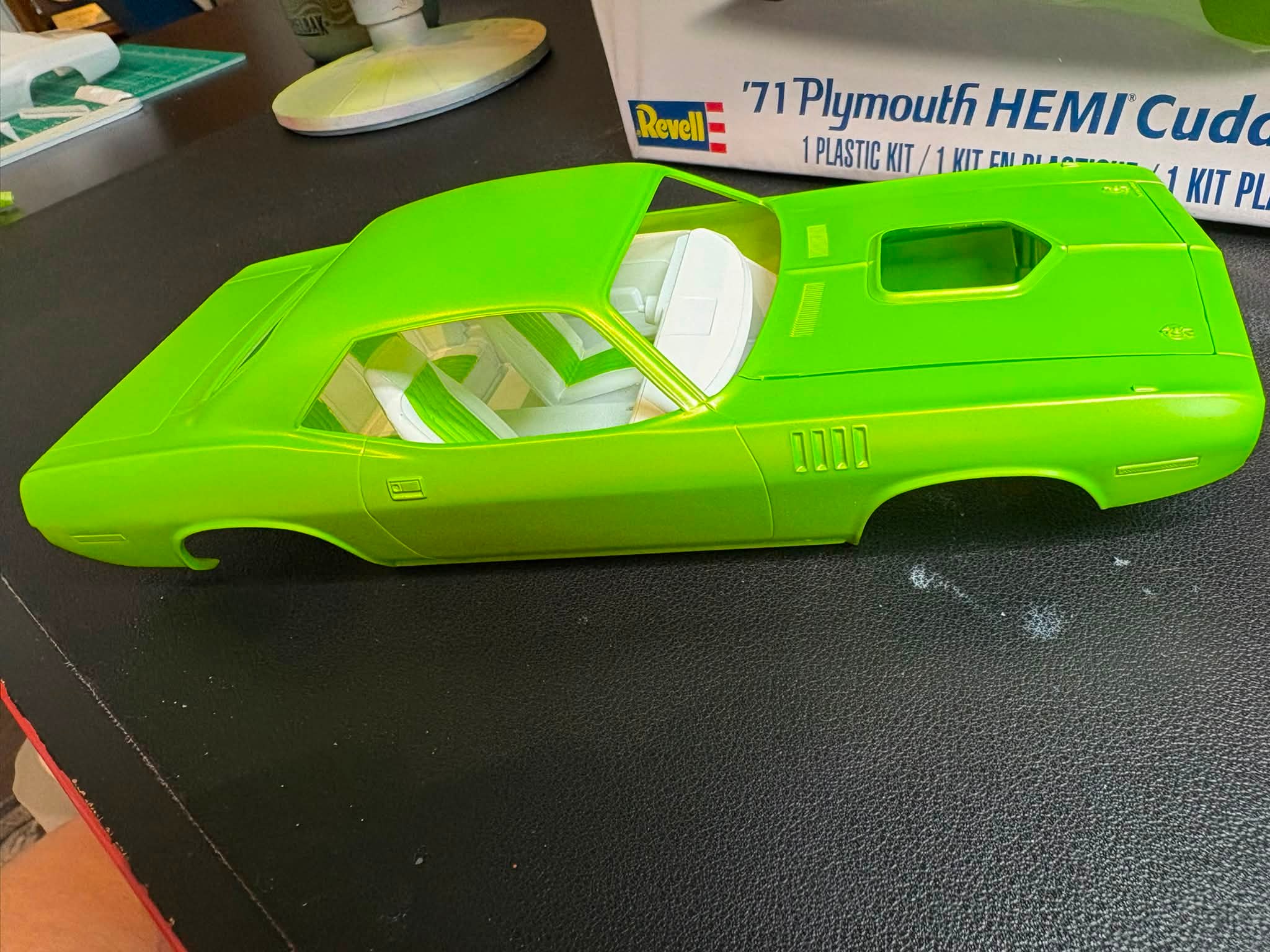 Revell '71 Plymouth HEMI Cuda model car gets a new paint job