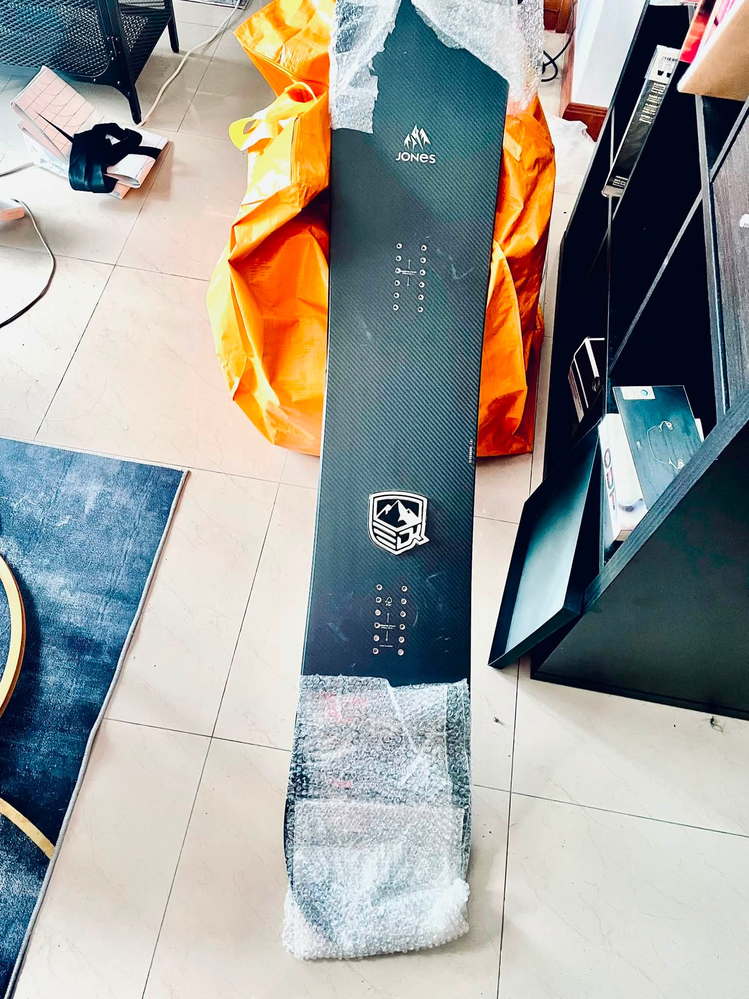 Is the Jeremy Jones pro model snowboard in orange/pink colorway rare?