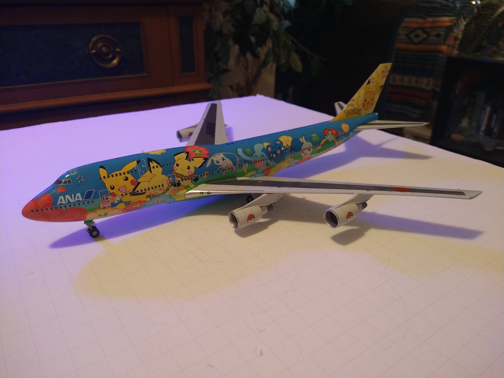 1/200 747-400 ANA POKEMON JET [NH20008] BBOX8962_960x527.jpg