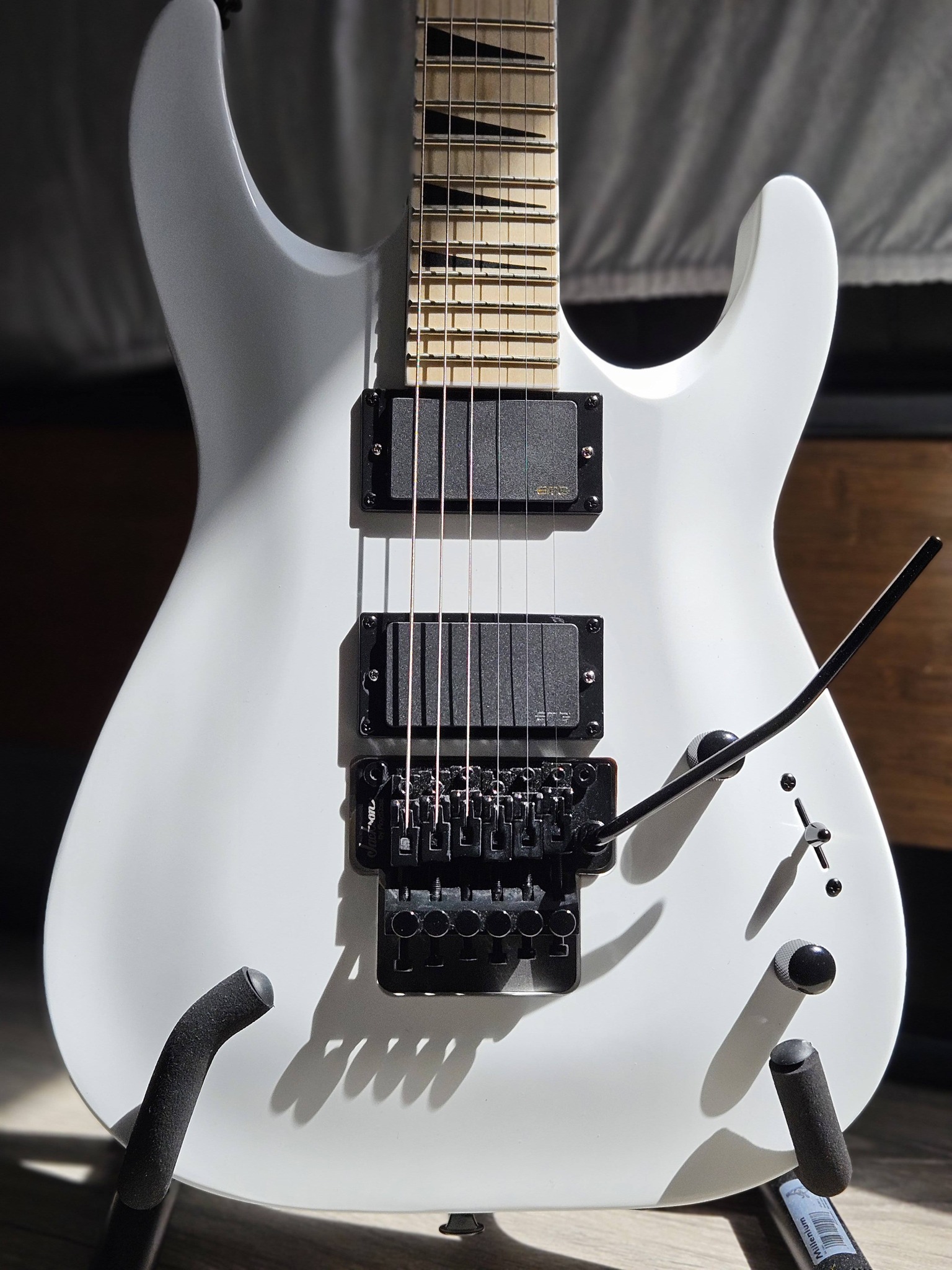 Hey ! I did it ! 🤟🏽 Jackson JS32 DKA-M pickups upgrade to EMG 81/85.