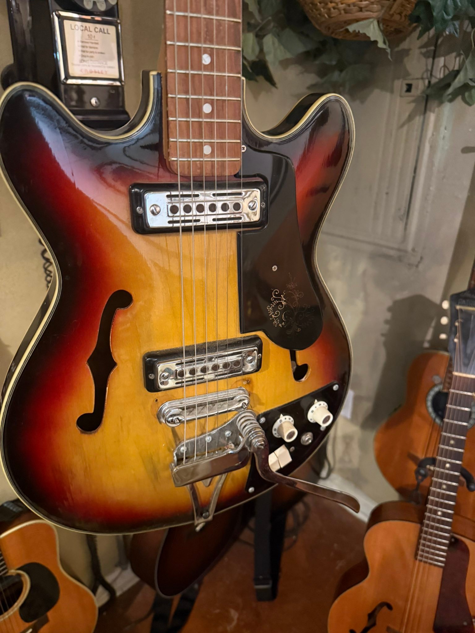 Is a 1968 Silvertone 1405 guitar a Teisco?