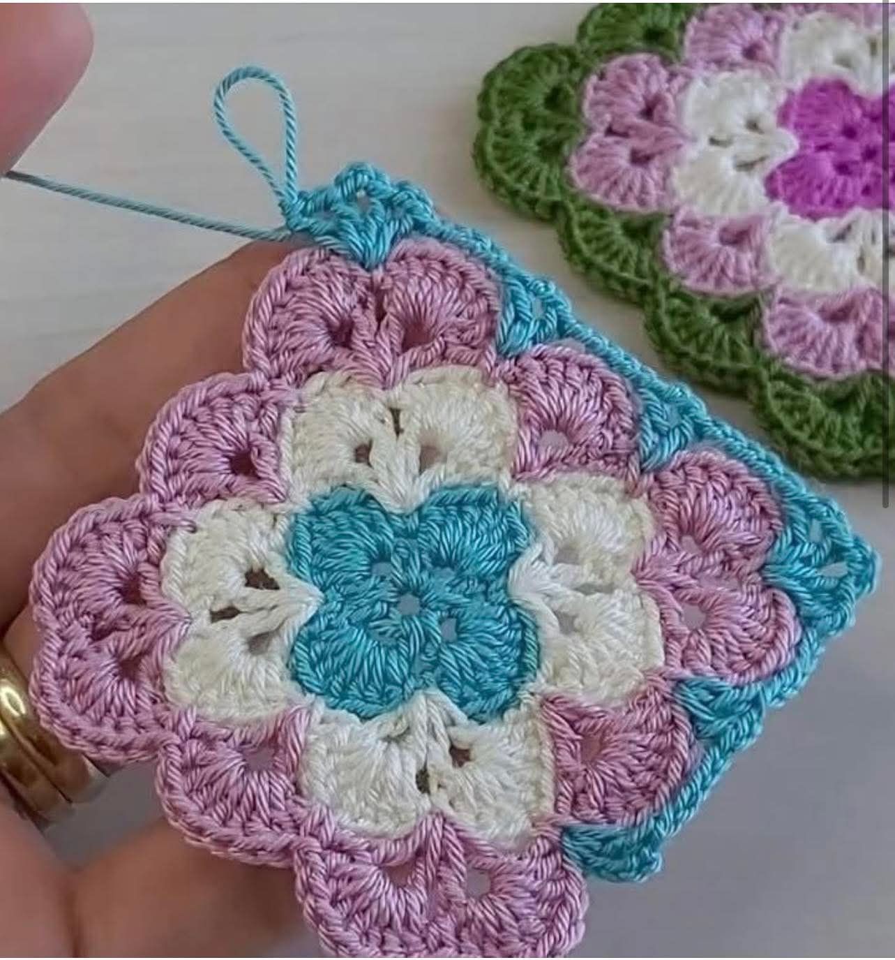 Crochet Tutorial & Patterns | Does anyone have a pattern for this style ...