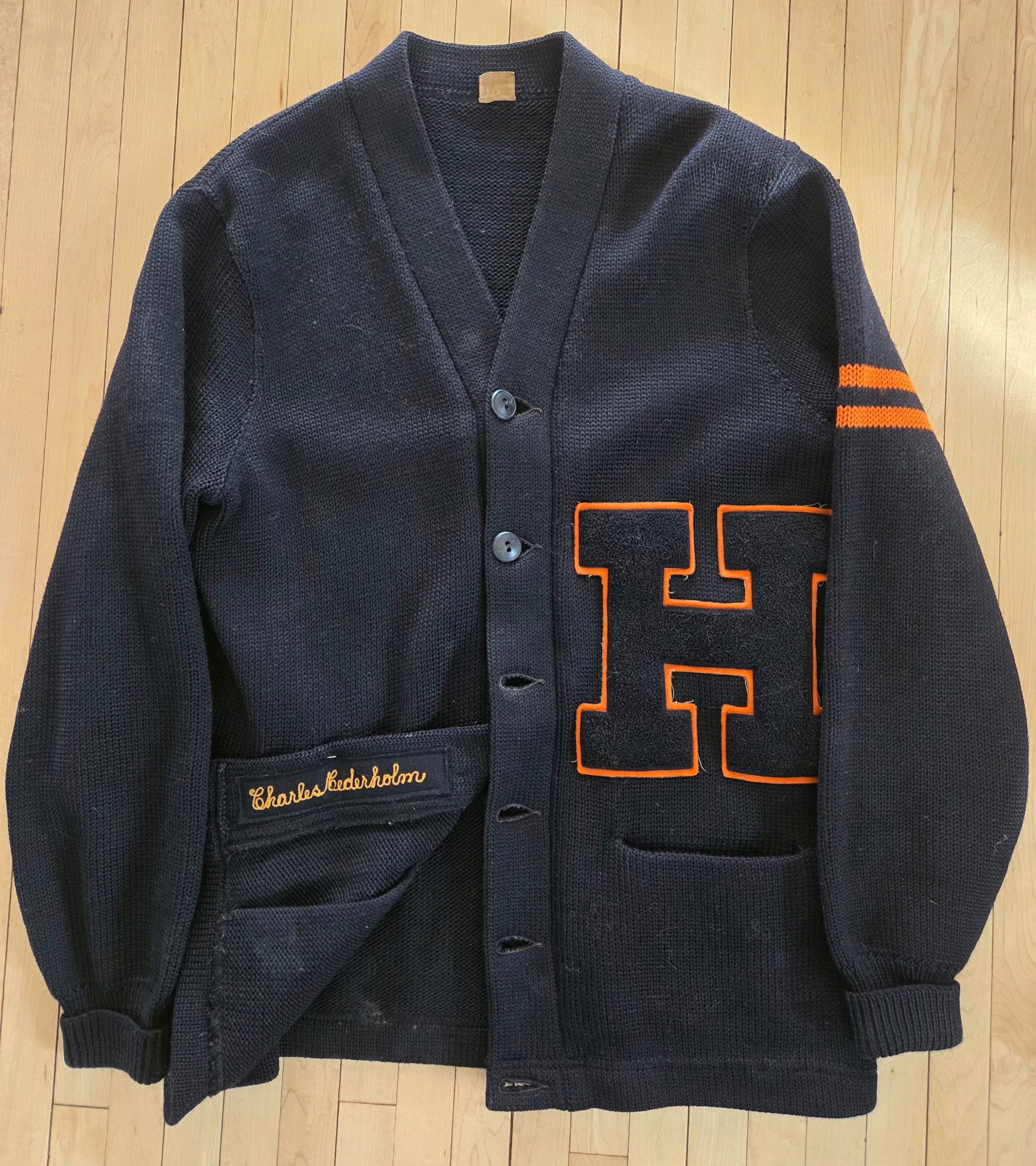 Vintage letter sweater on display display picture 1