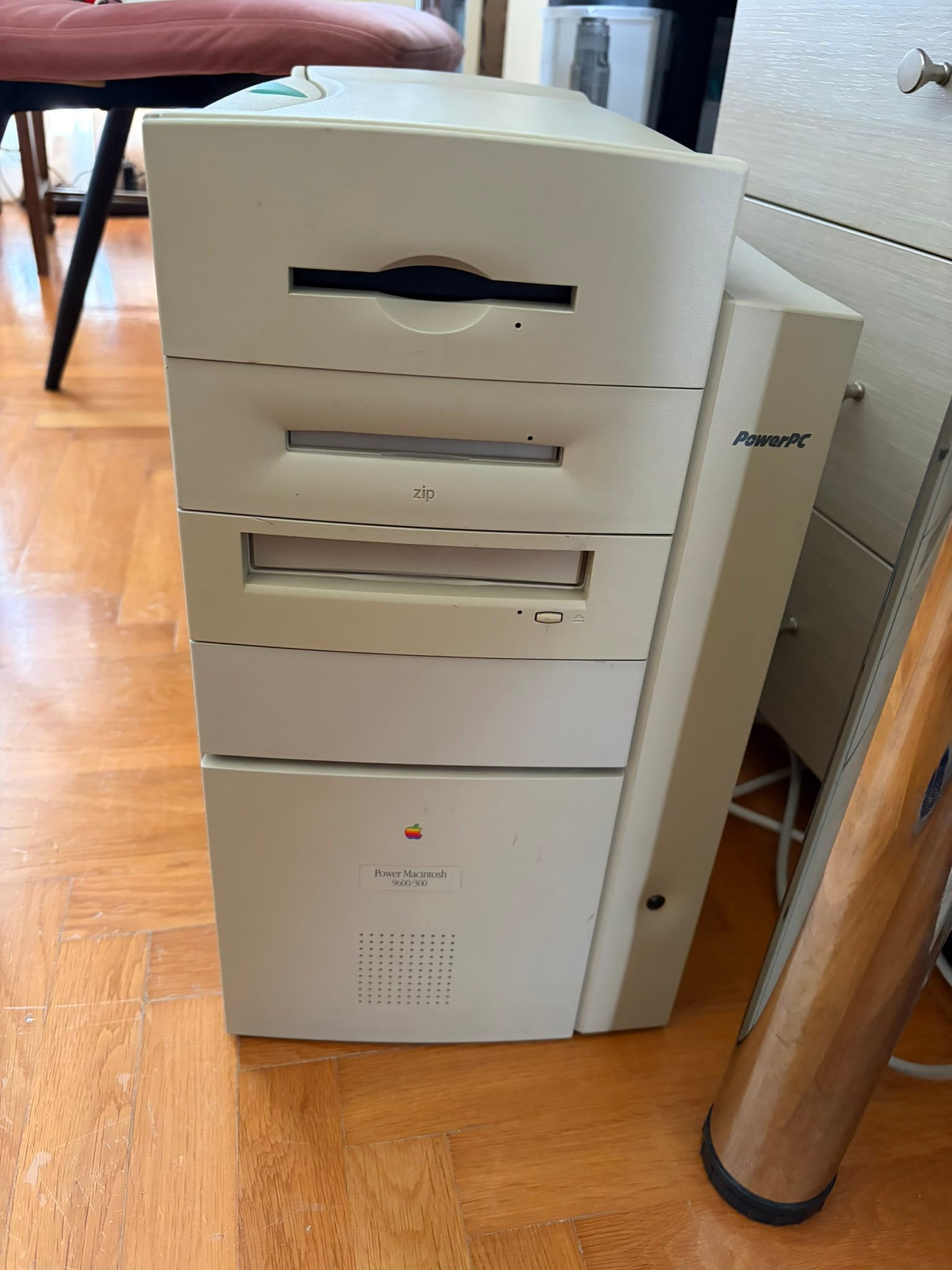 Power Macintosh 9600/300 with Sonnet G4/400 and ATi Xclaim