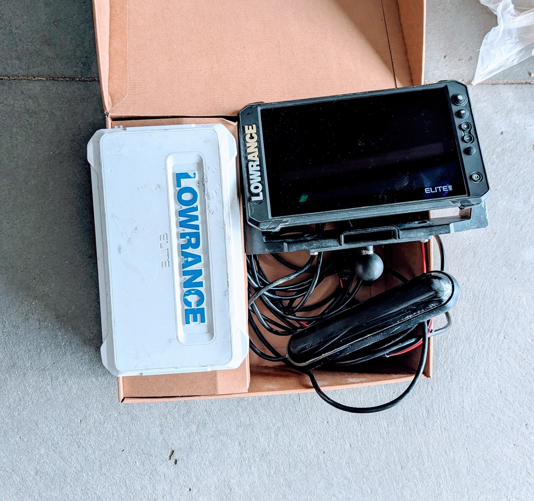 9 inch fish finders for sale Lowrance HOOK Reveal 5 SplitShot giving you true Eagle XPLORE 9 CMSI+ Fish Finder