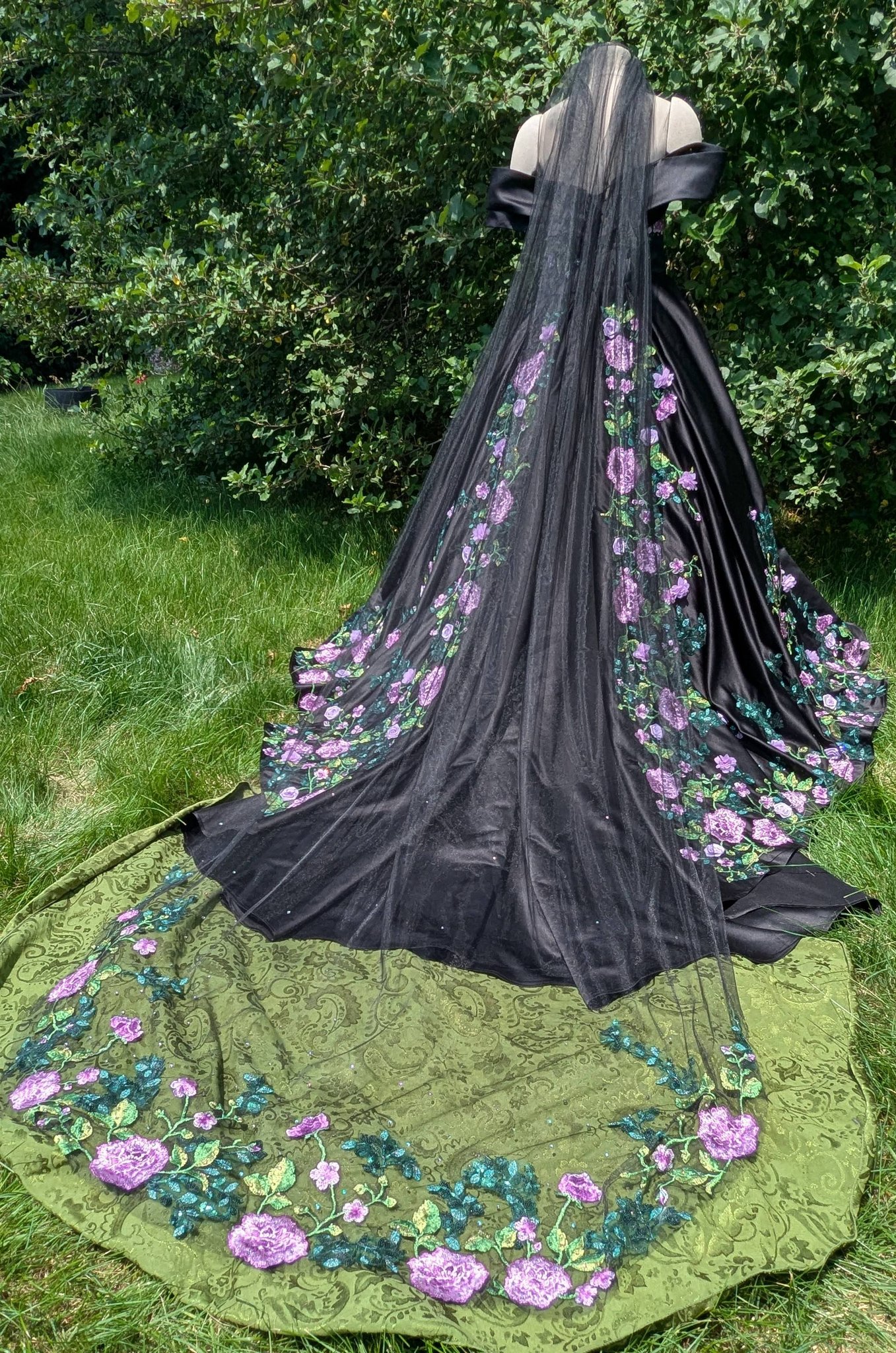 black and white floral dress for women Oh Là Là 3D Flower Design Maxi in & Cream Black & Cream / XS This garment fits true Semi Annual Sale 2025 Long Maxi Dress With Size:15.5