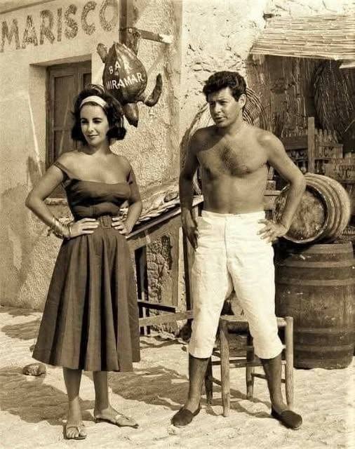 洋書 antonio DANCER OF SPAIN by Juan Gyenes Historia de una foto: 1941