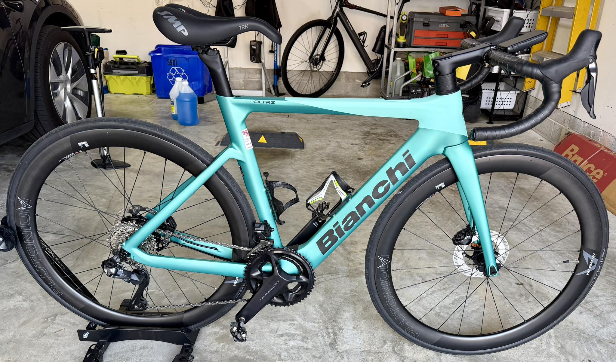 bianchi e road bike review E-Oltre Ultegra Di2 2x12 speed electronic shifting Bianchi | E-Oltre 105 |