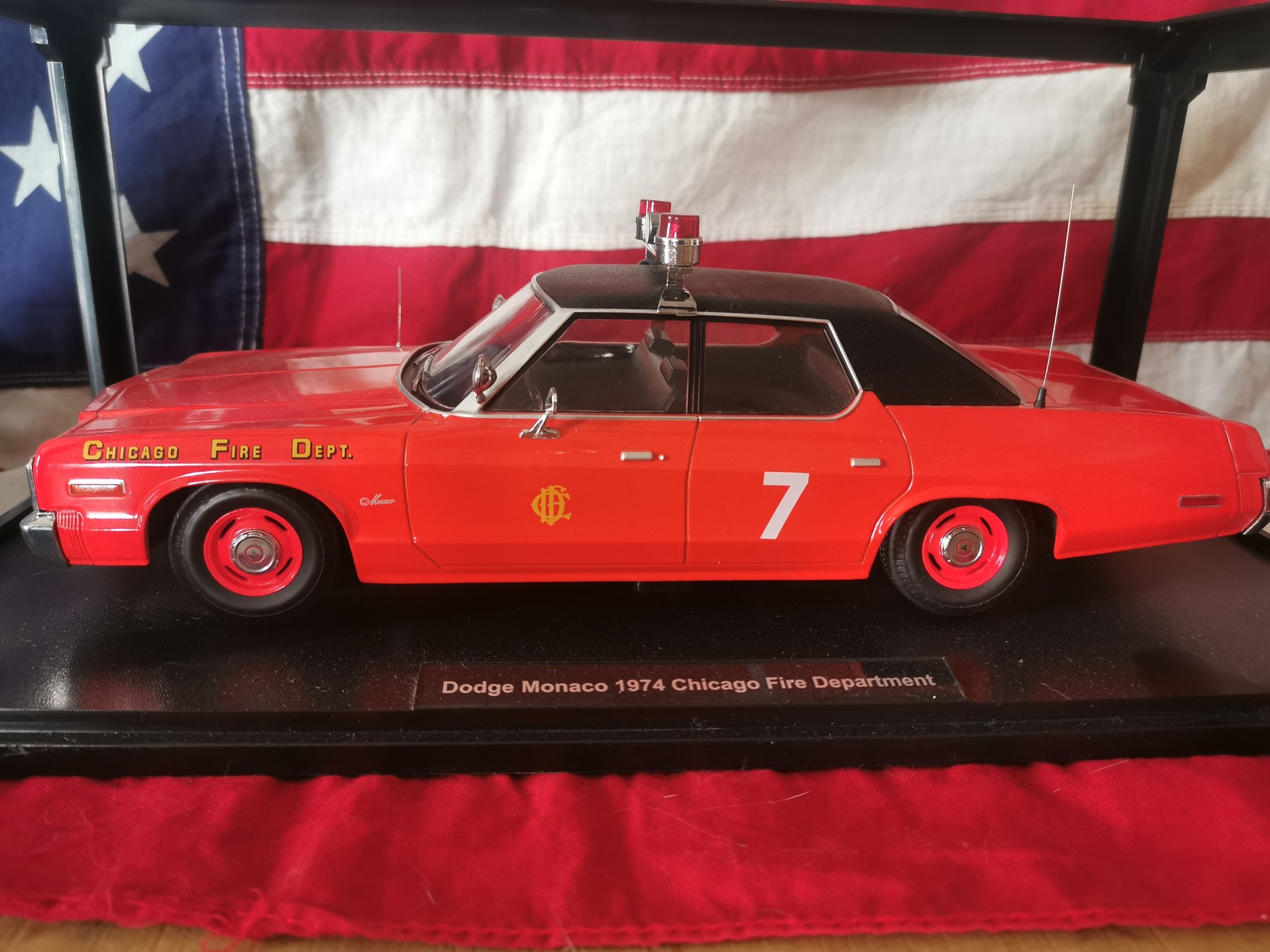 KK SCALE MODELS - DOD Monaco Chicago Police 1974 - 1/18 - Miniature Métal - Collection Adulte
