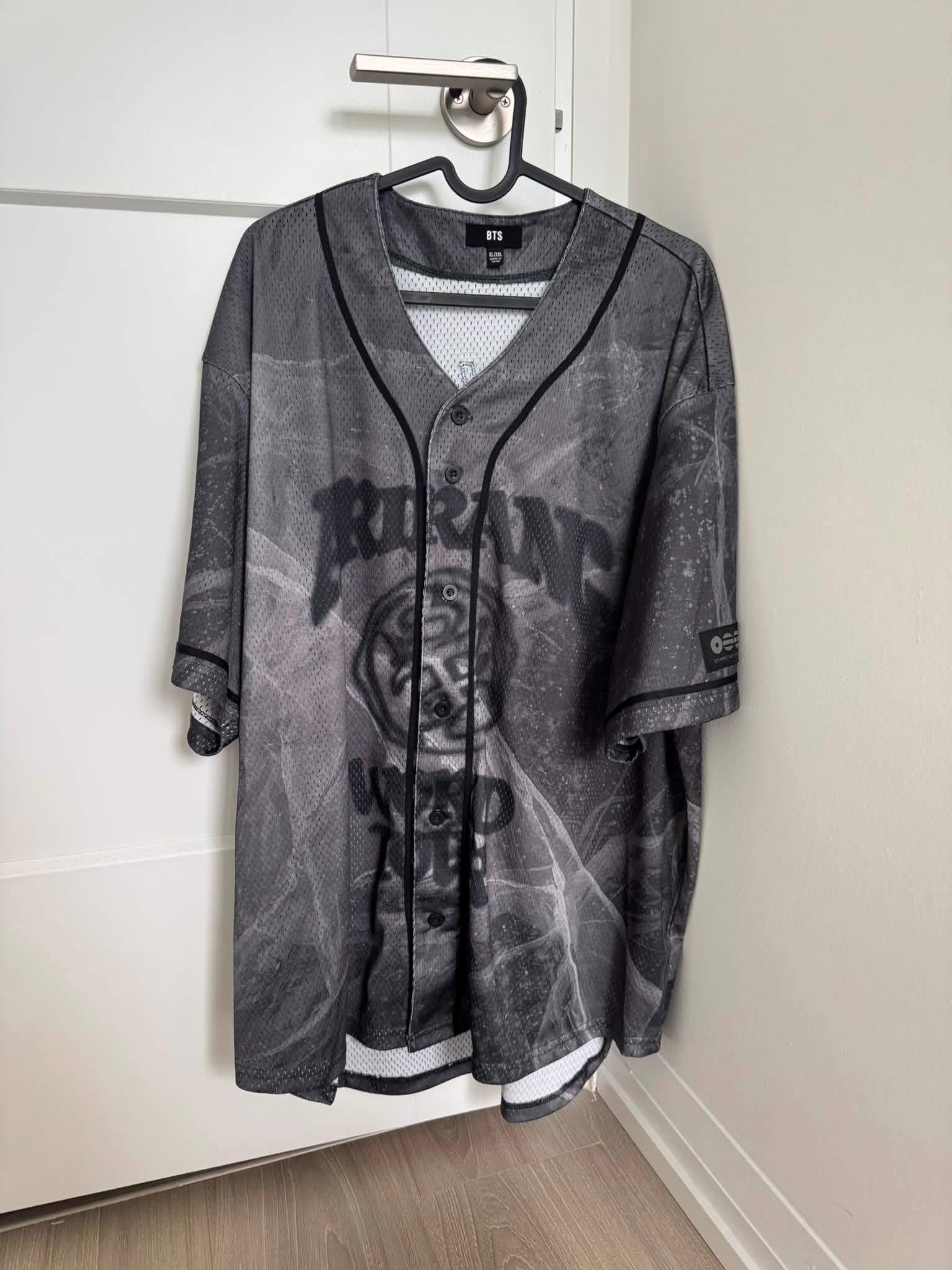 BTS ARIRANG Tour Jersey swap: J-Hope M/L for XL/XXL+ in Toronto, ON