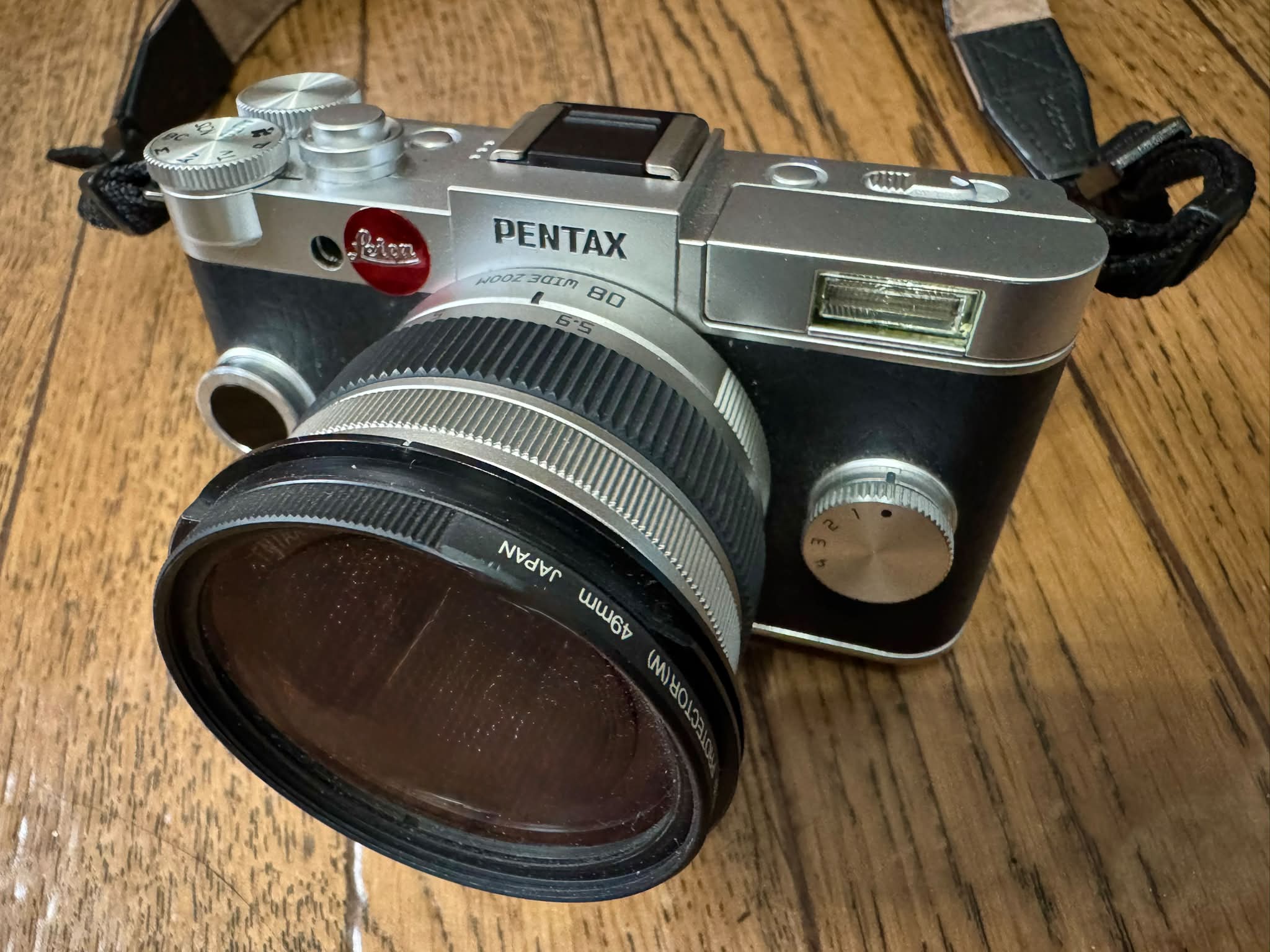 Pentax Qシリーズの最終モデル Q-S1です。未だに現役で普段は08 WIDE