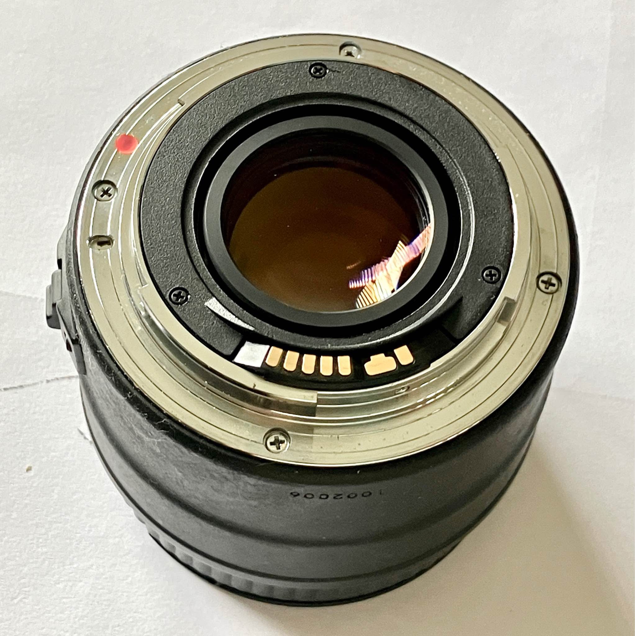 Does anyone own the Sigma 28mm F1.8 Aspherical High-Speed lens for