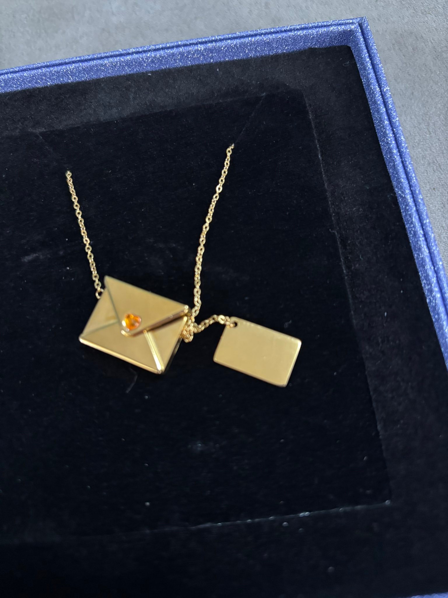 Taylor Swift's deluxe CD set necklace is a romantic locket