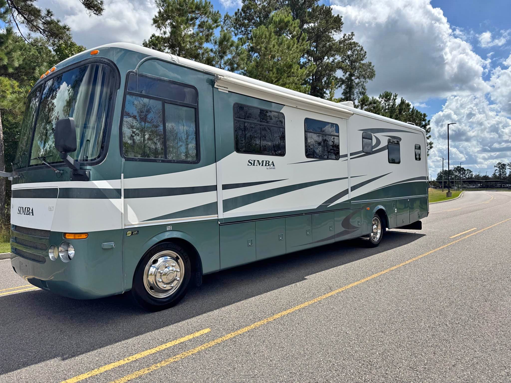 2005 Safari Simba - Gas Motorhome workhorse chassis - RVs & Campers ...