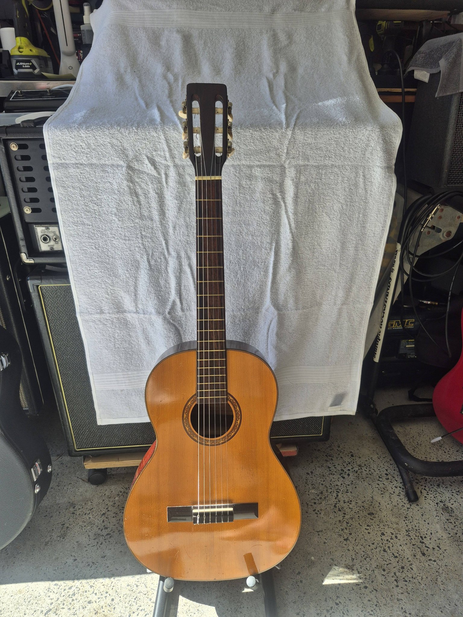 Suzuki 1963 F-80 Kisco zero fret guitar review