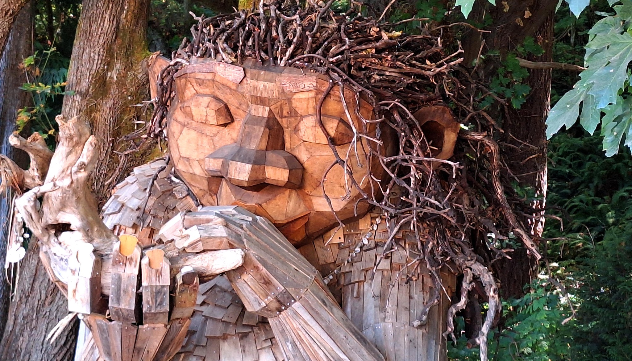 Discovering Bruun Idun sculpture at Lincoln Park in West Seattle