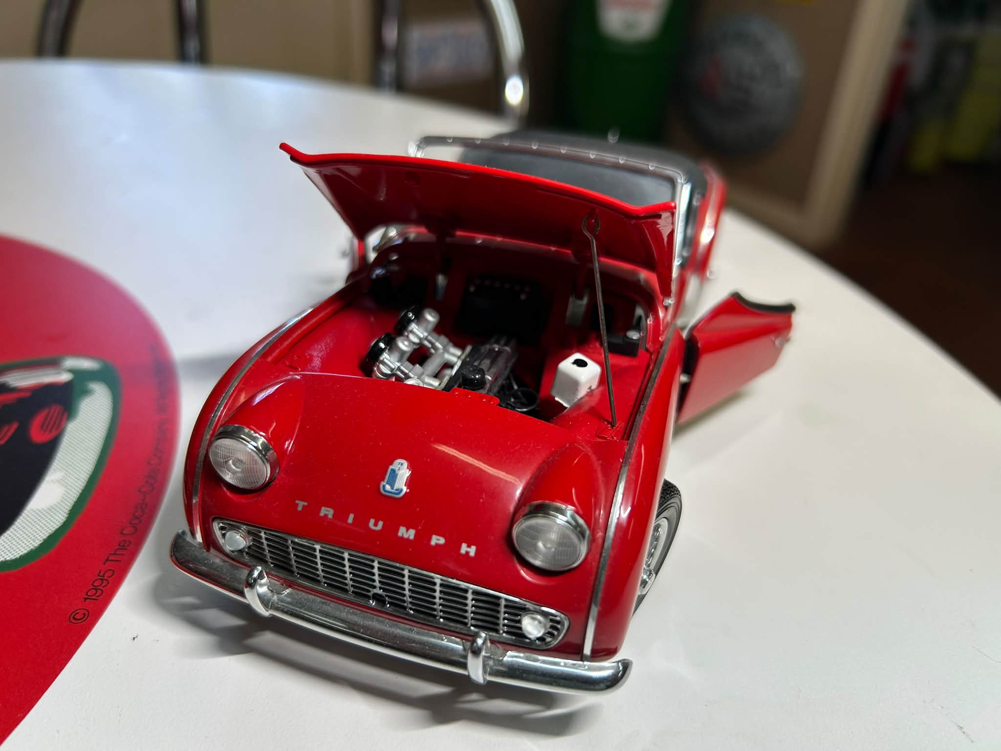 Kyosho 1:18 Triumph TR3A Red　ダイキャストモデル Kyosho TR3A. Nice model. I like their quality.
