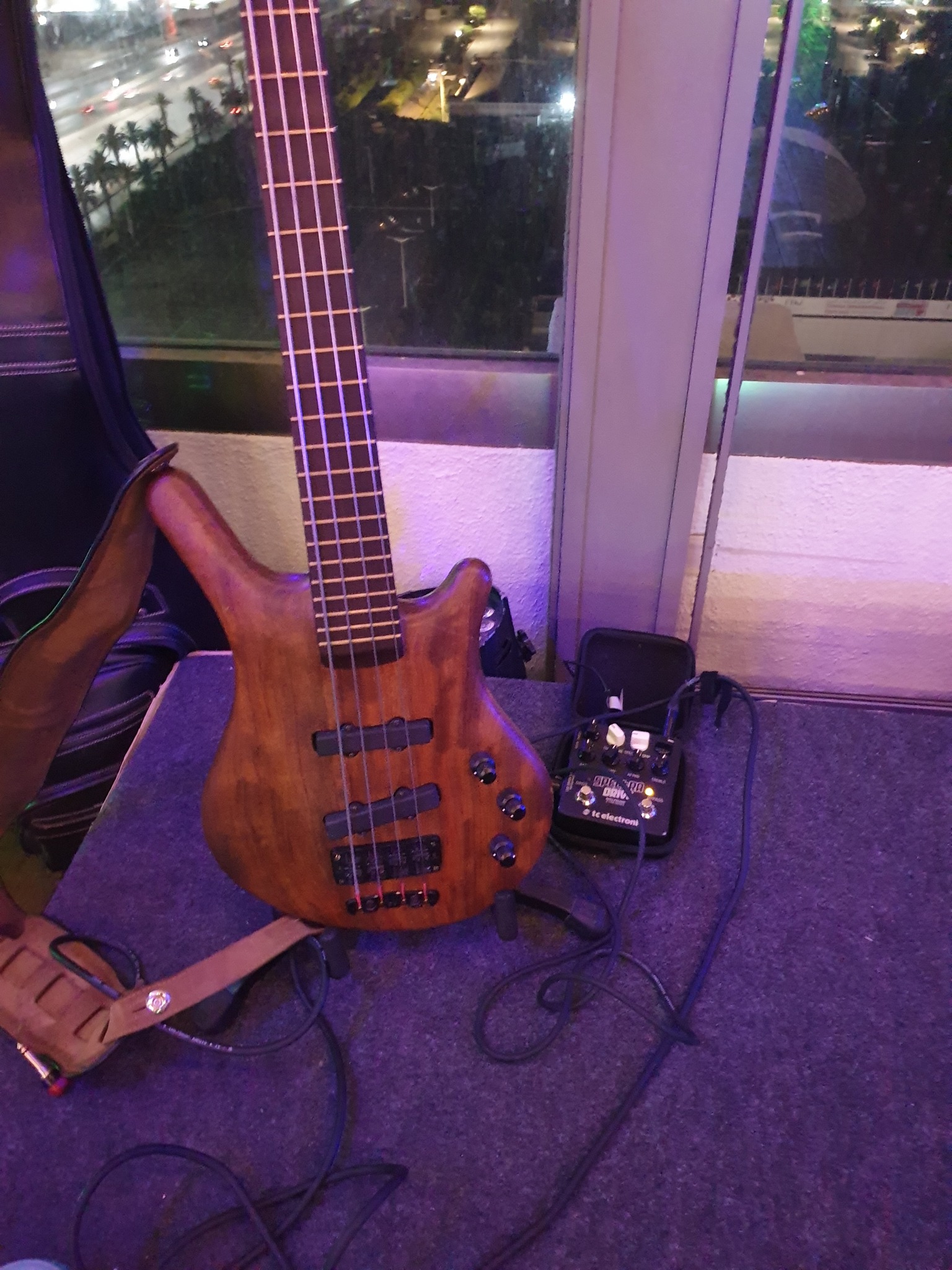 1994 Warwick Thumb NT4 bass guitar specs