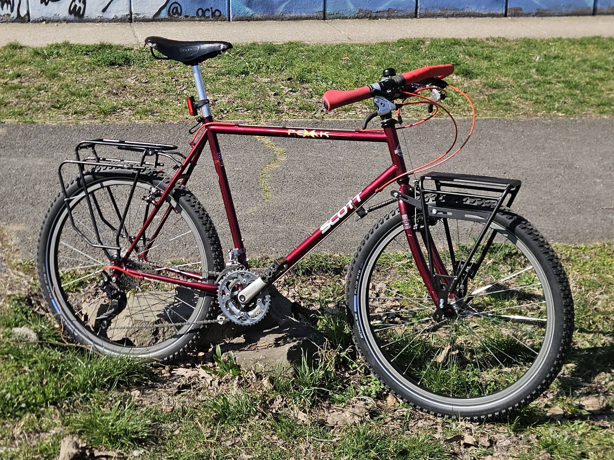 Off-road touring bike build with 90s components