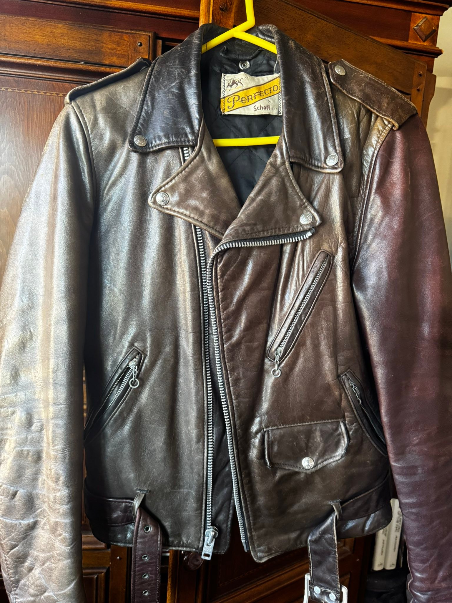 Identifying a vintage Schott Perfecto leather jacket?