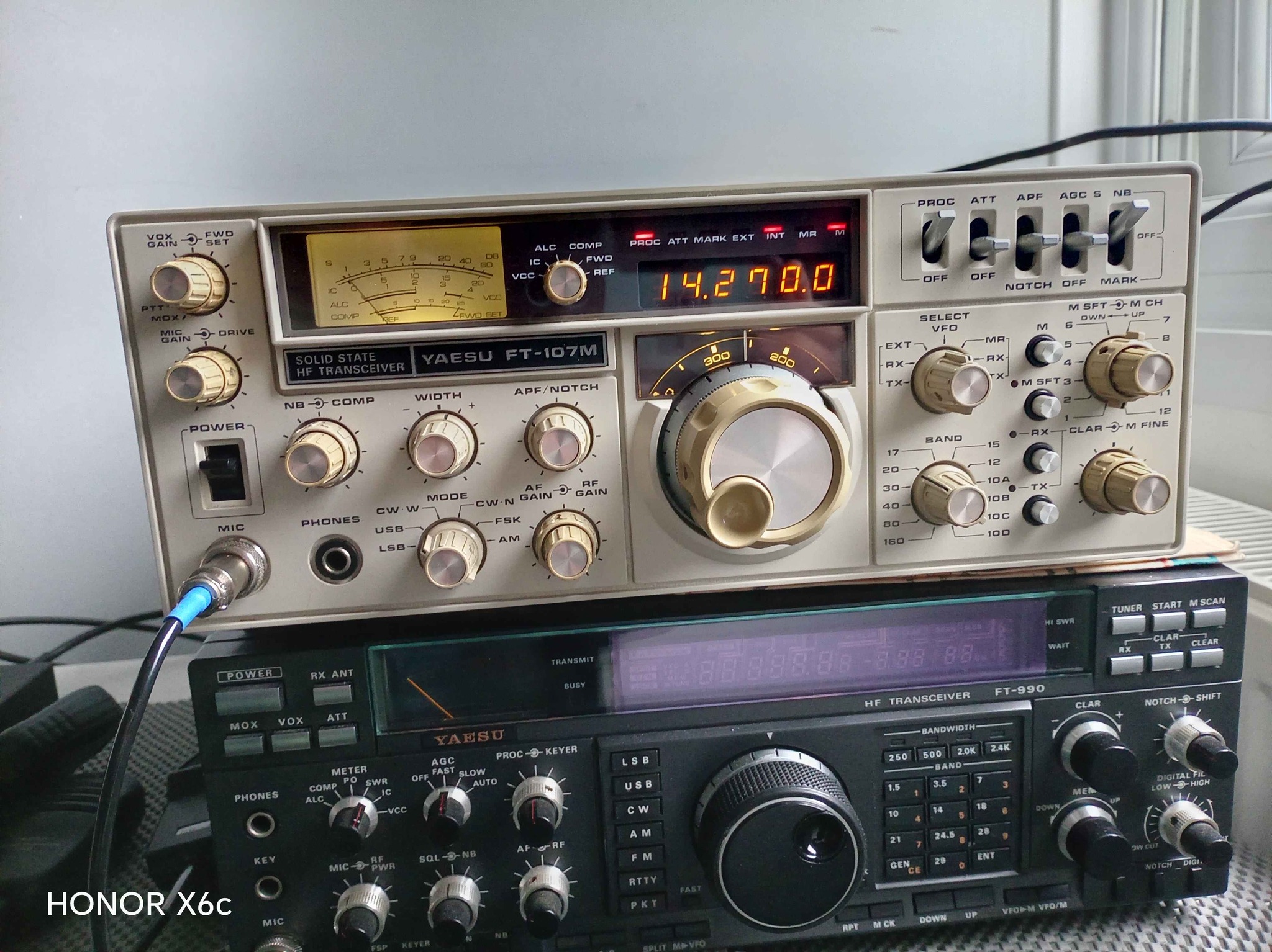 Yaesu FT-757 GXII All mode complete with it's original FC-757AT