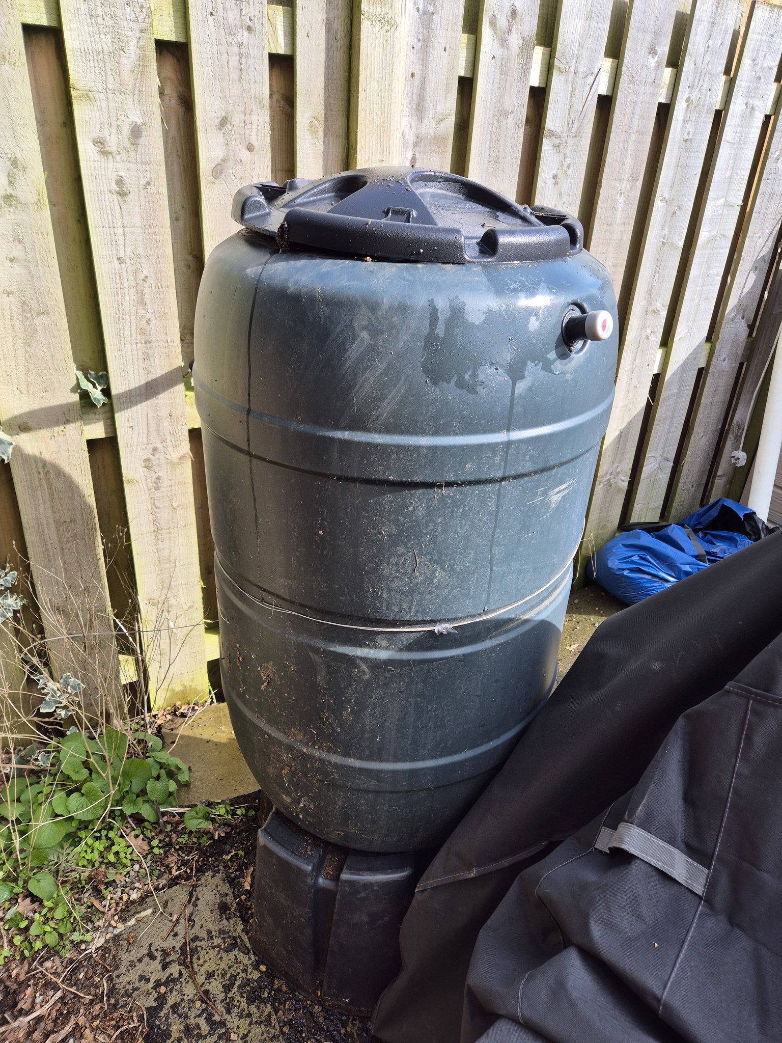bag to catch rain water Storage Portable Water Tank 100 600 1000 1500 Gallon, Large Foldable Water Bag/ Container/ Rainwater Collection Cistern with Knob Inlet, Outdoor Farm Garden Emergency Storage Sac(Size:1.3x0. : Patio, Lawn Install one ruber ring inside The 5 Best Roll-Top Dry