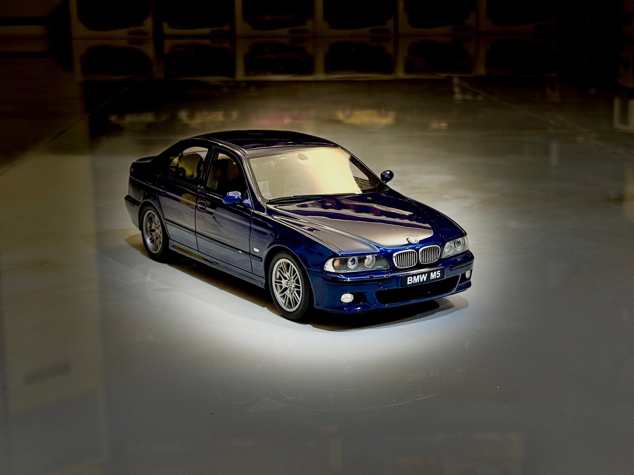 Modèle Réduit BMW E39 M5 - échelle 1:18, Matériau Résine, Couleur Noire, Neuf Sous Boîte