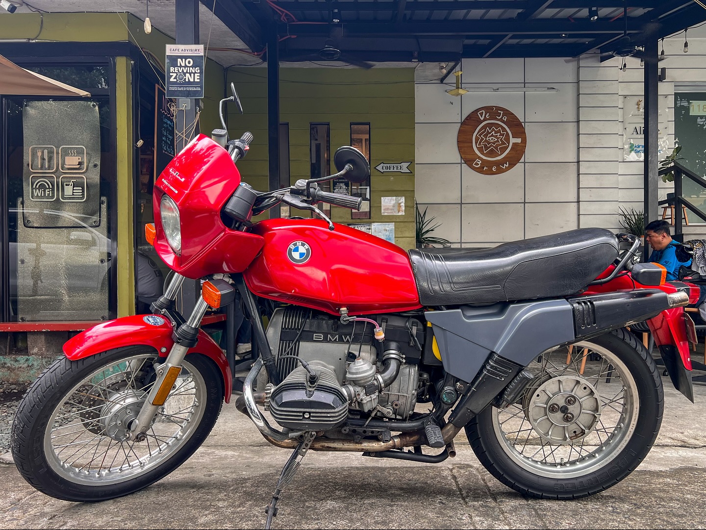 The R80ST manual was in fact a supplement to the G/S one